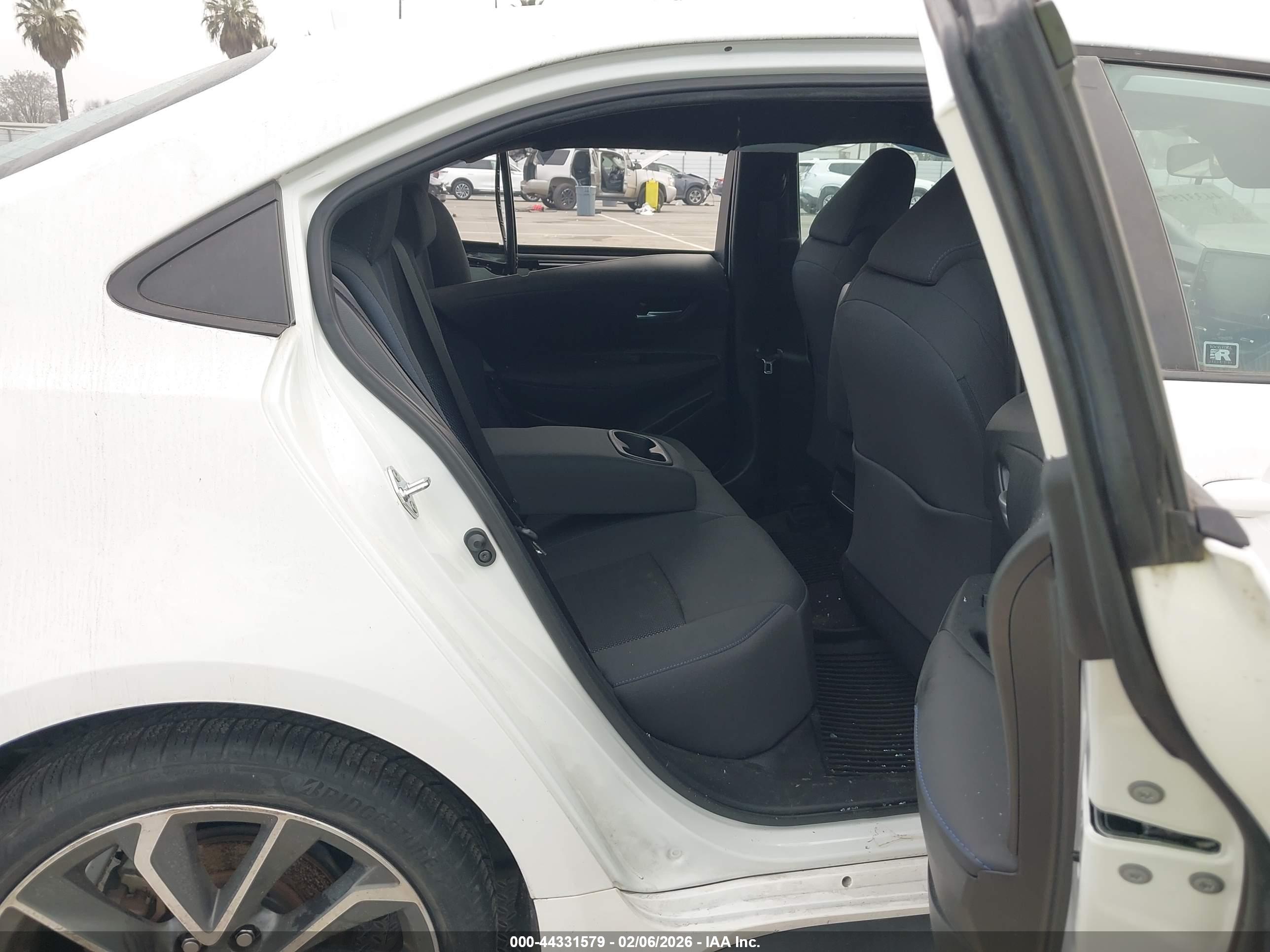 TOYOTA COROLLA image 8