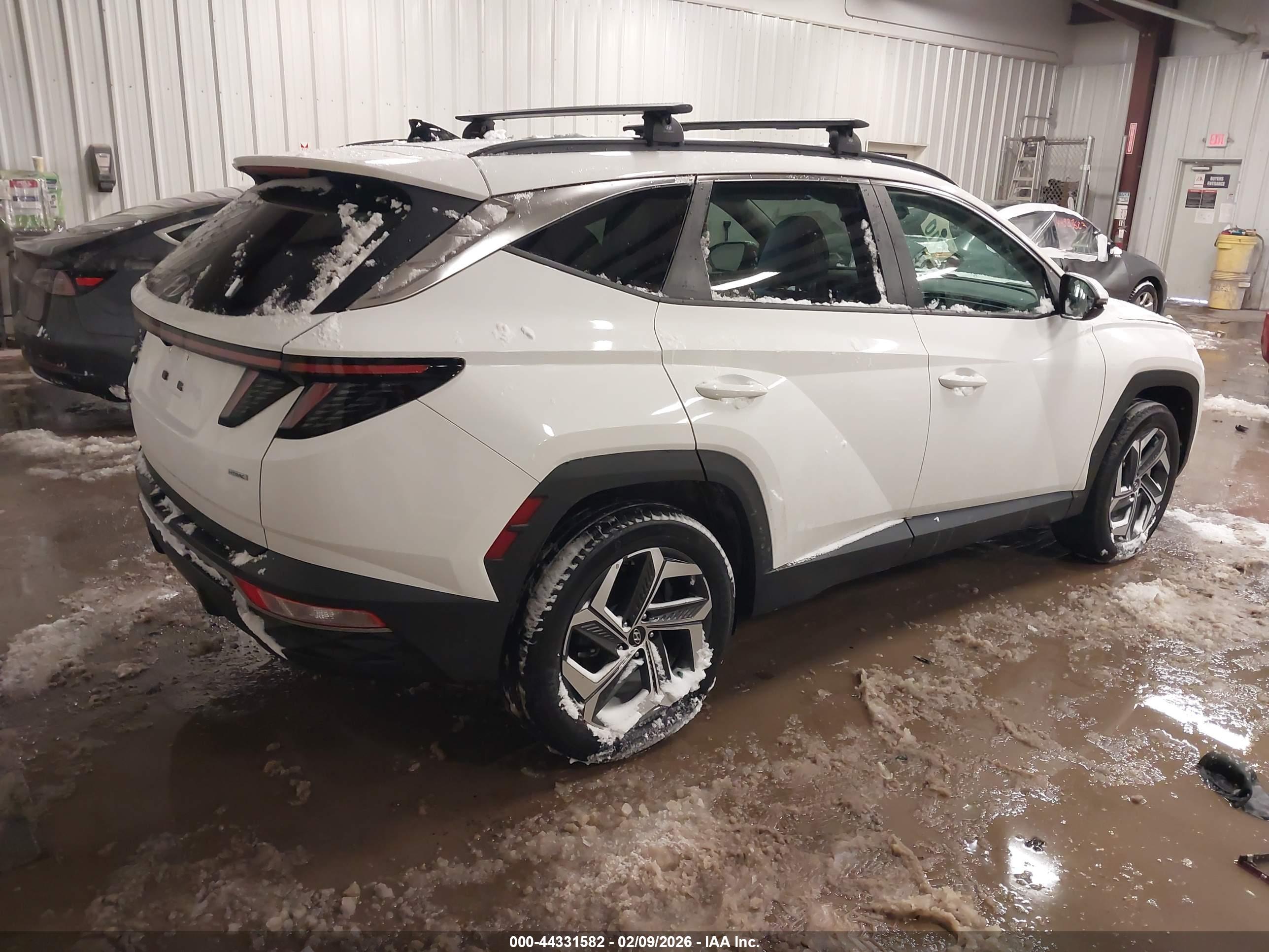 HYUNDAI TUCSON image 4