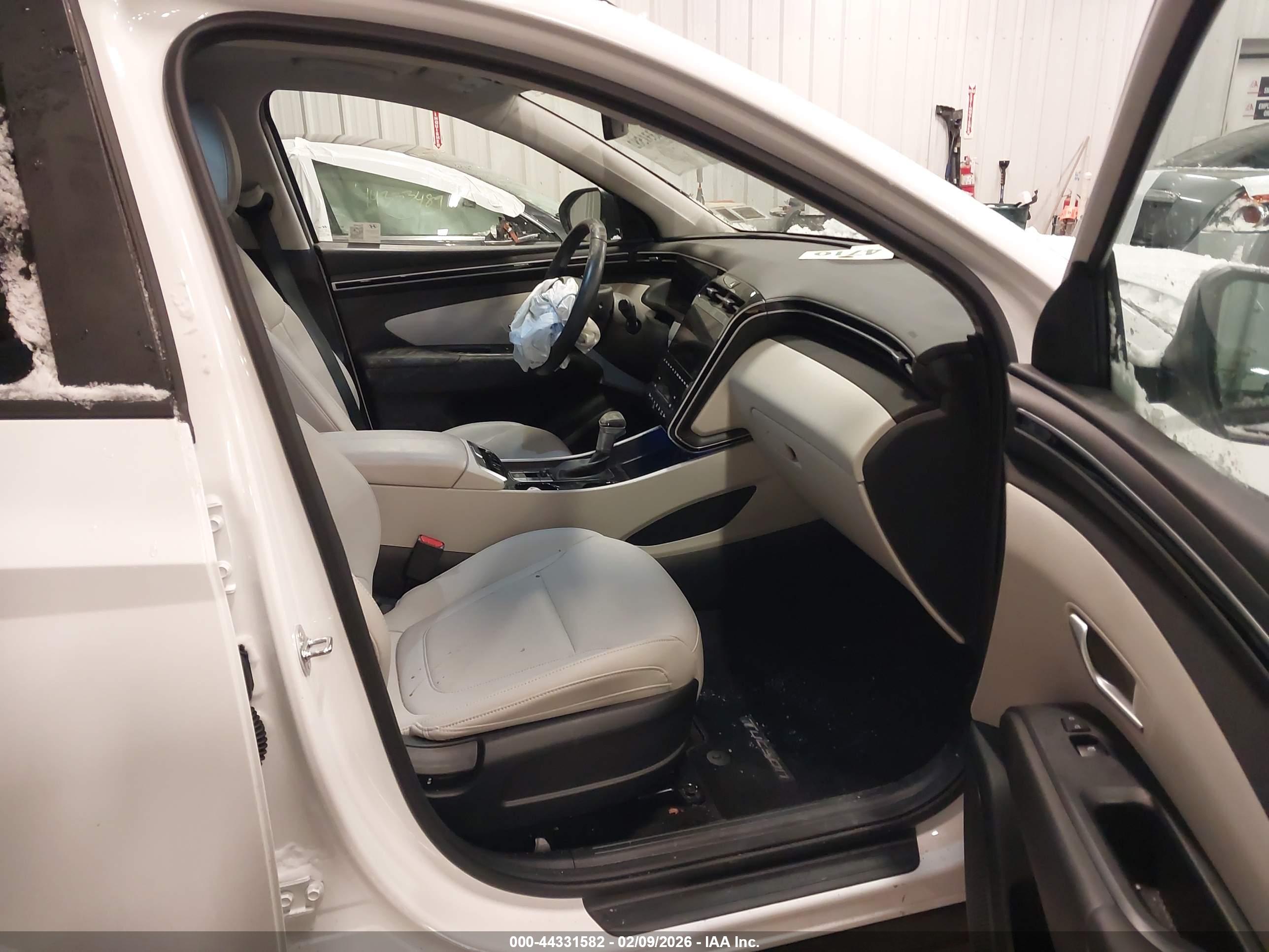 HYUNDAI TUCSON image 5
