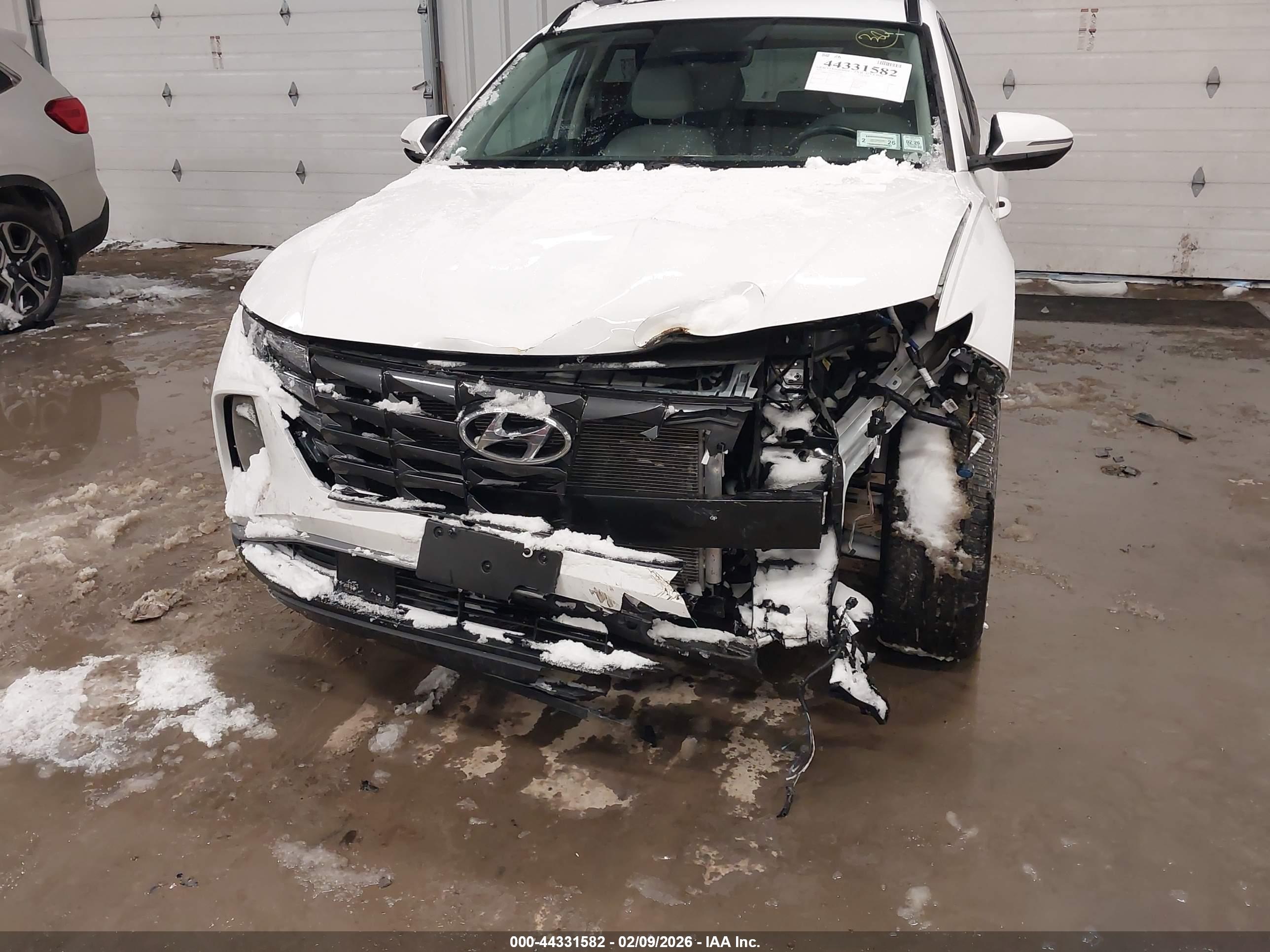 HYUNDAI TUCSON image 6