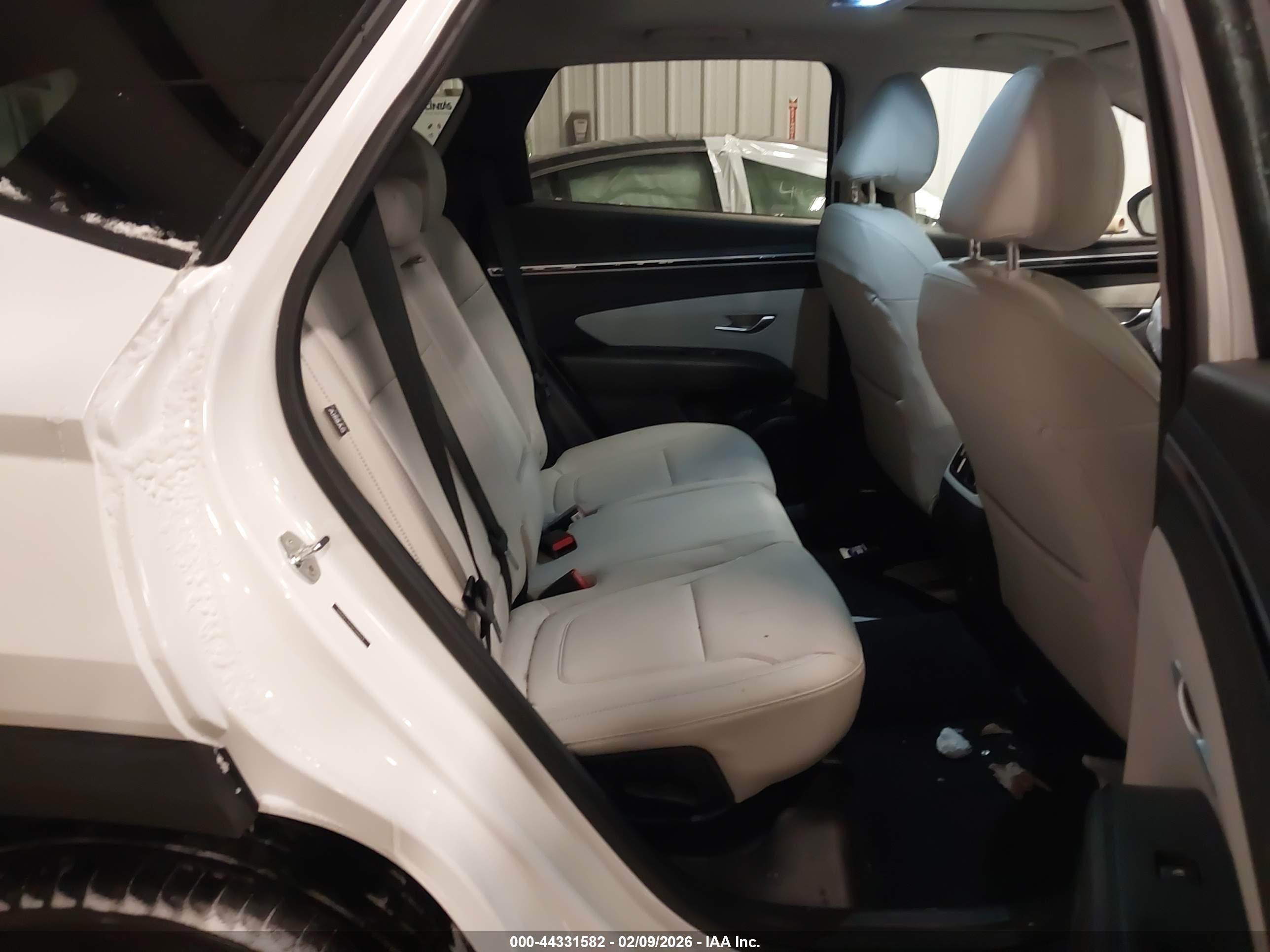 HYUNDAI TUCSON image 8