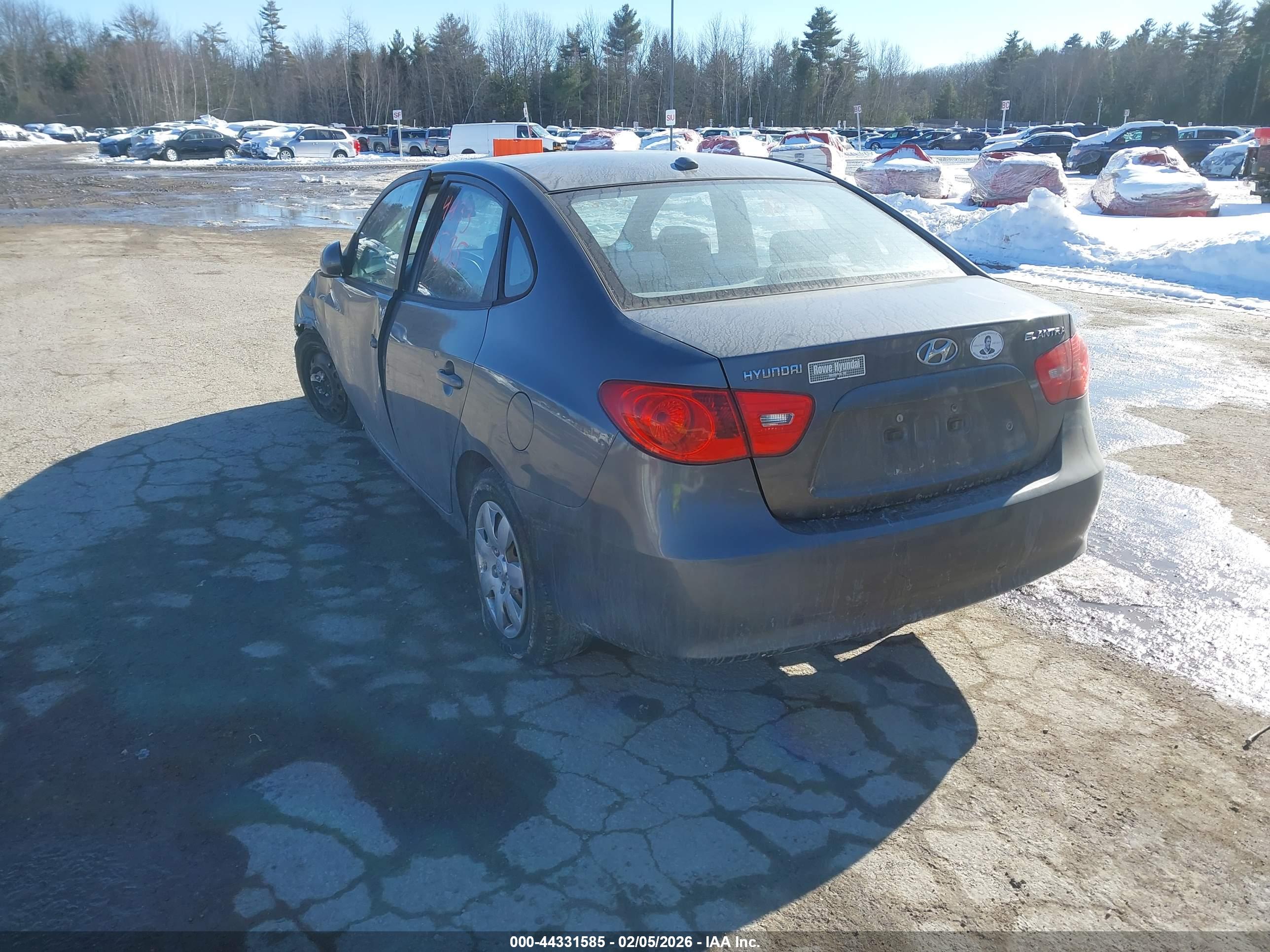 HYUNDAI ELANTRA image 3