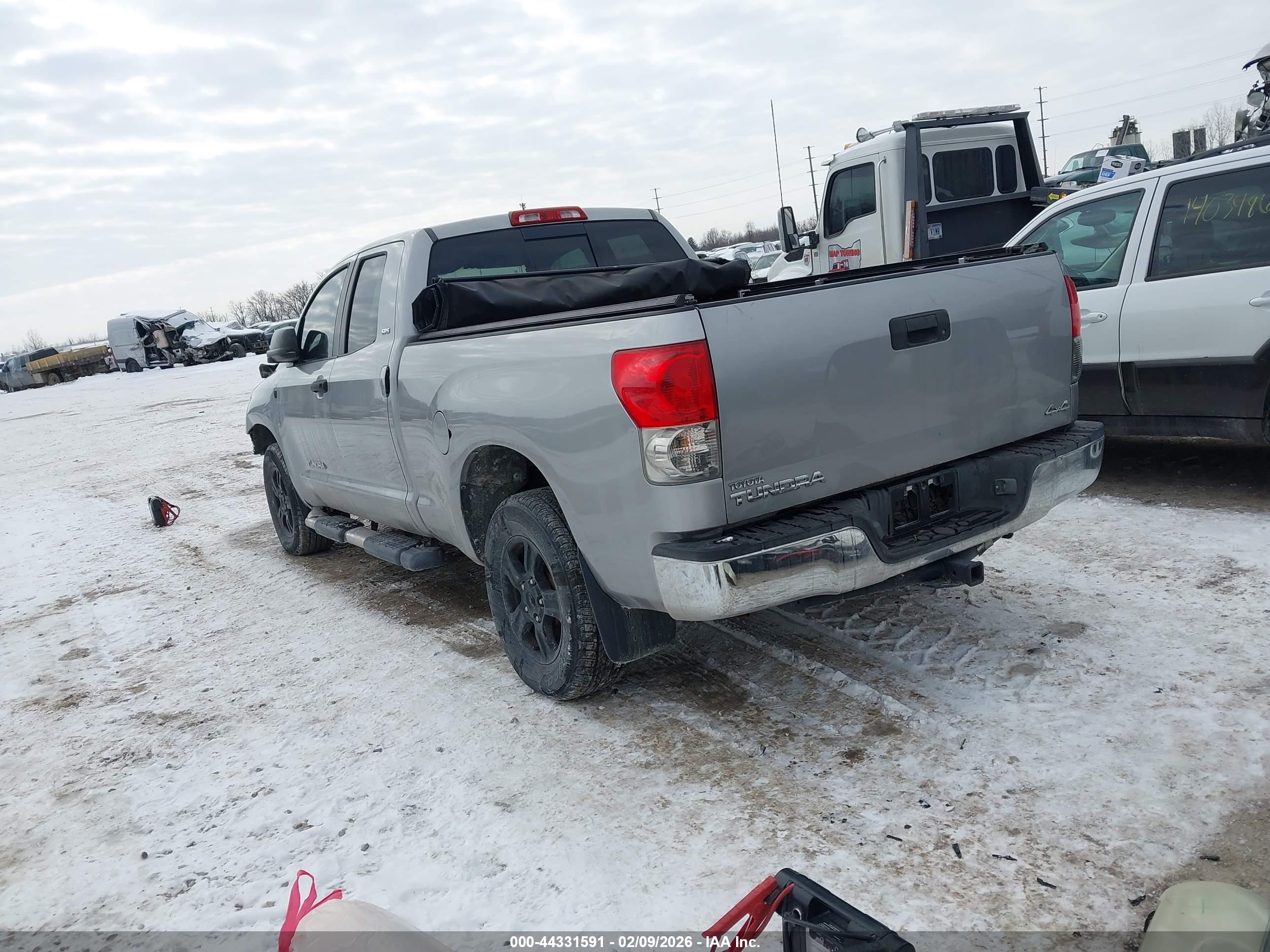 TOYOTA TUNDRA image 3