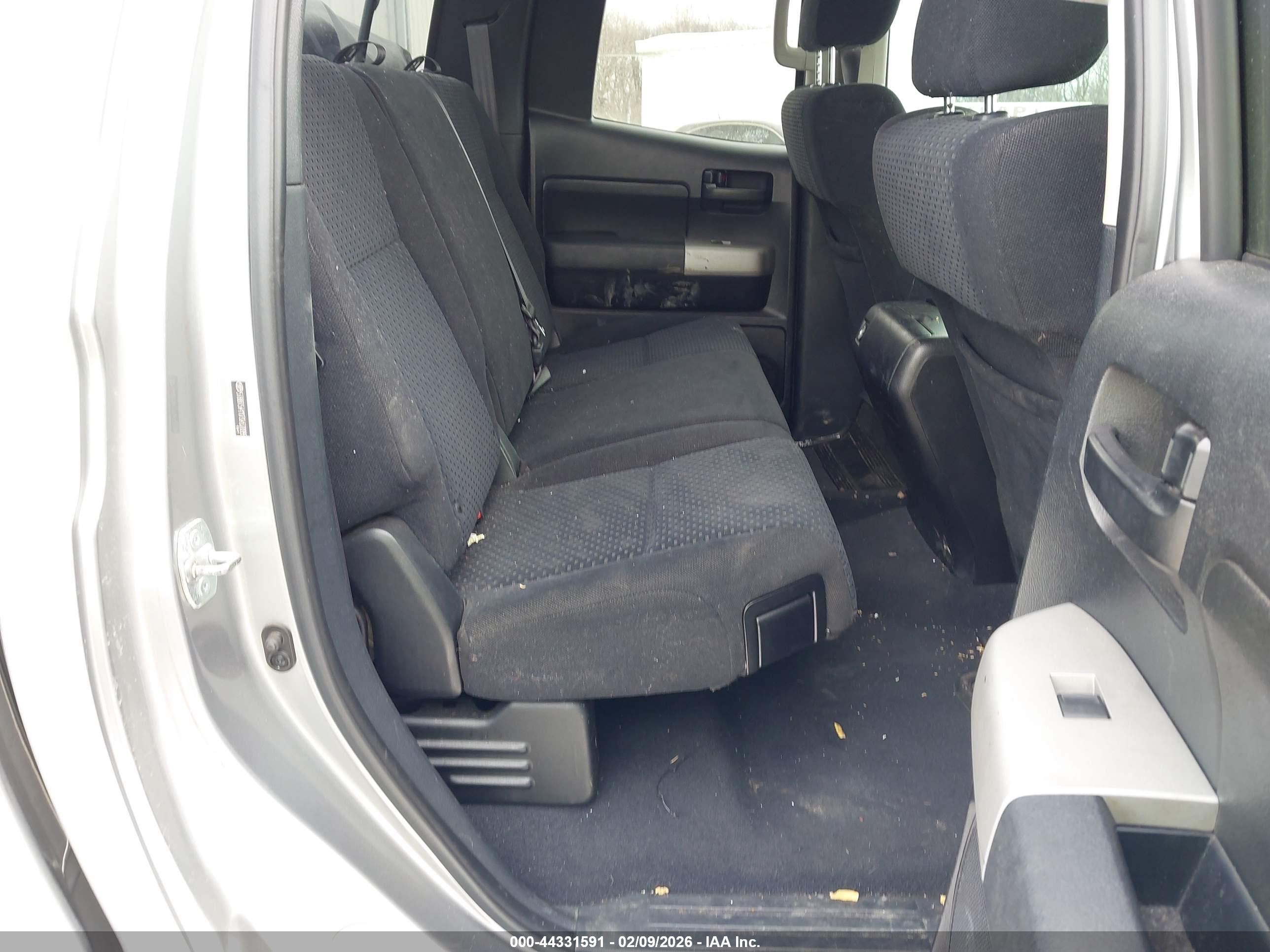 TOYOTA TUNDRA image 8