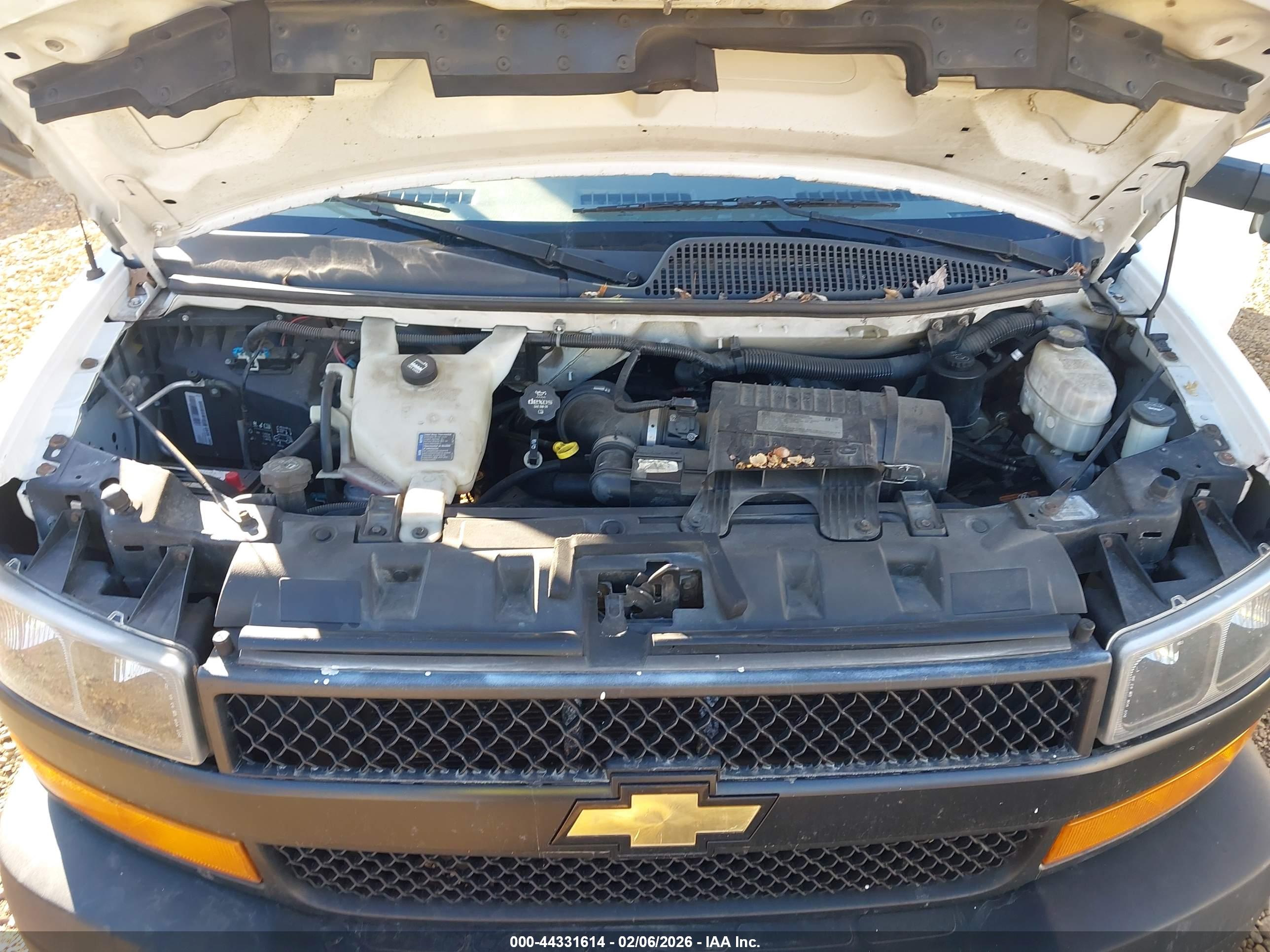 CHEVROLET EXPRESS image 10
