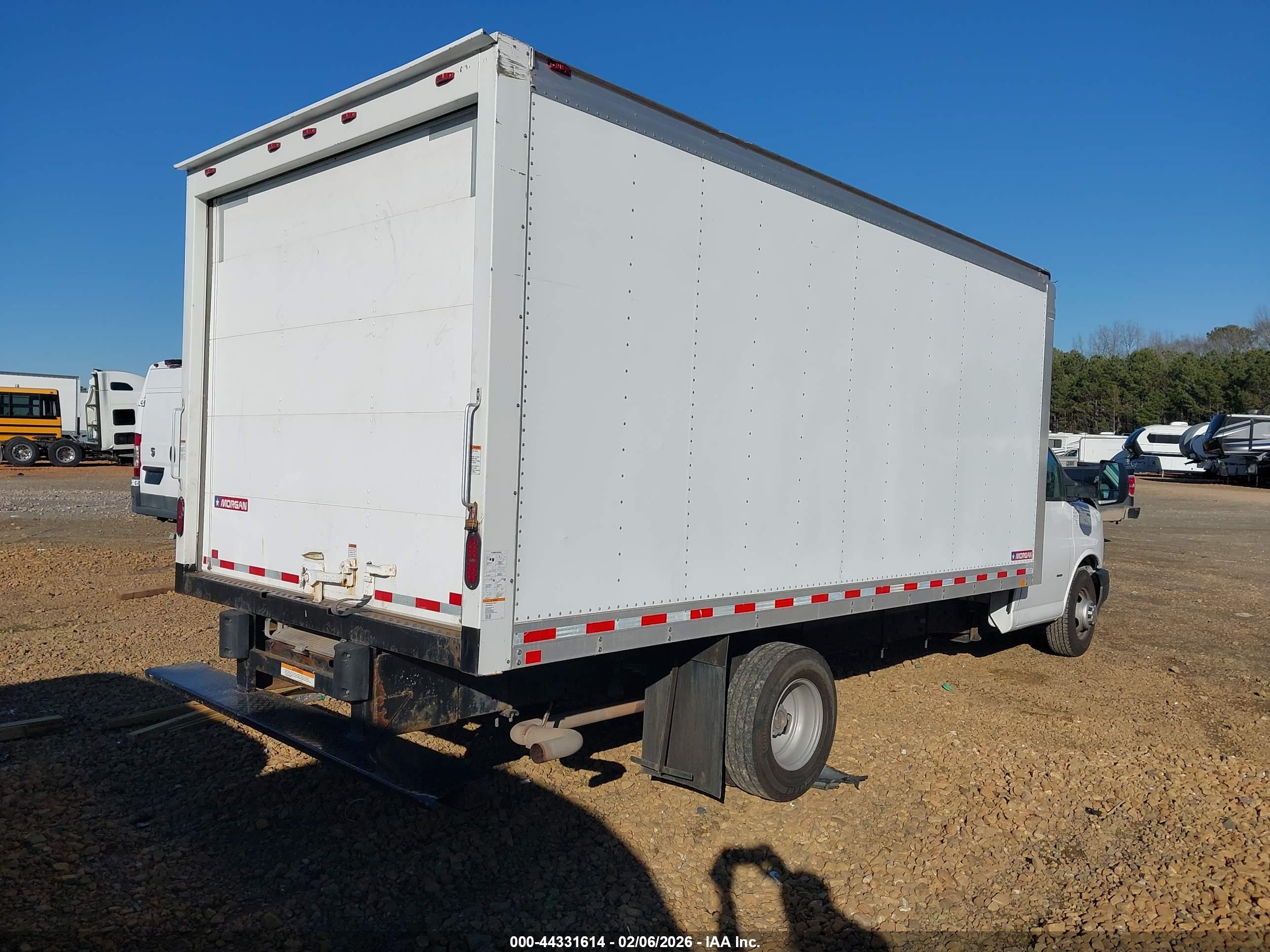 CHEVROLET EXPRESS image 4