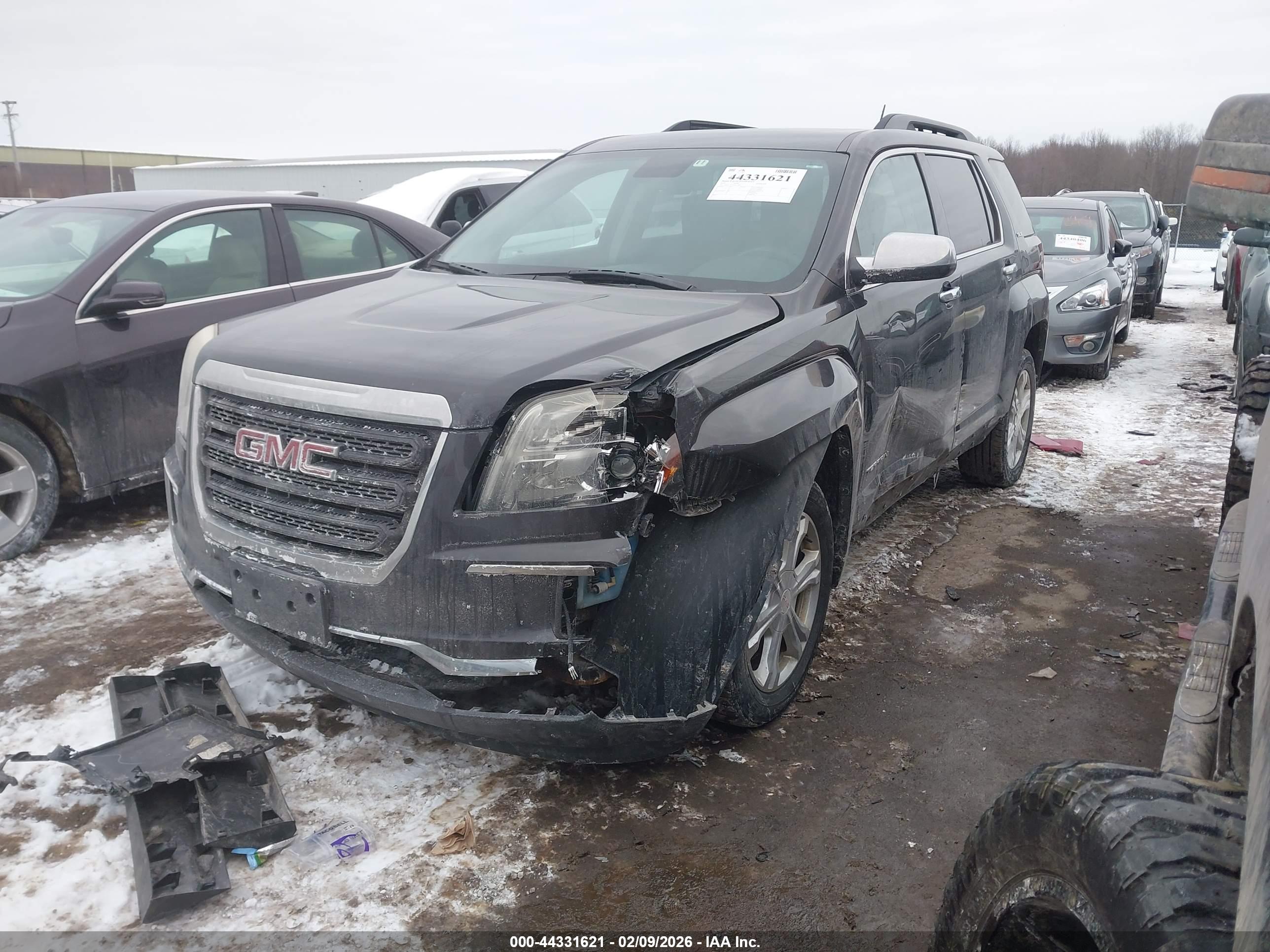 GMC TERRAIN image 2