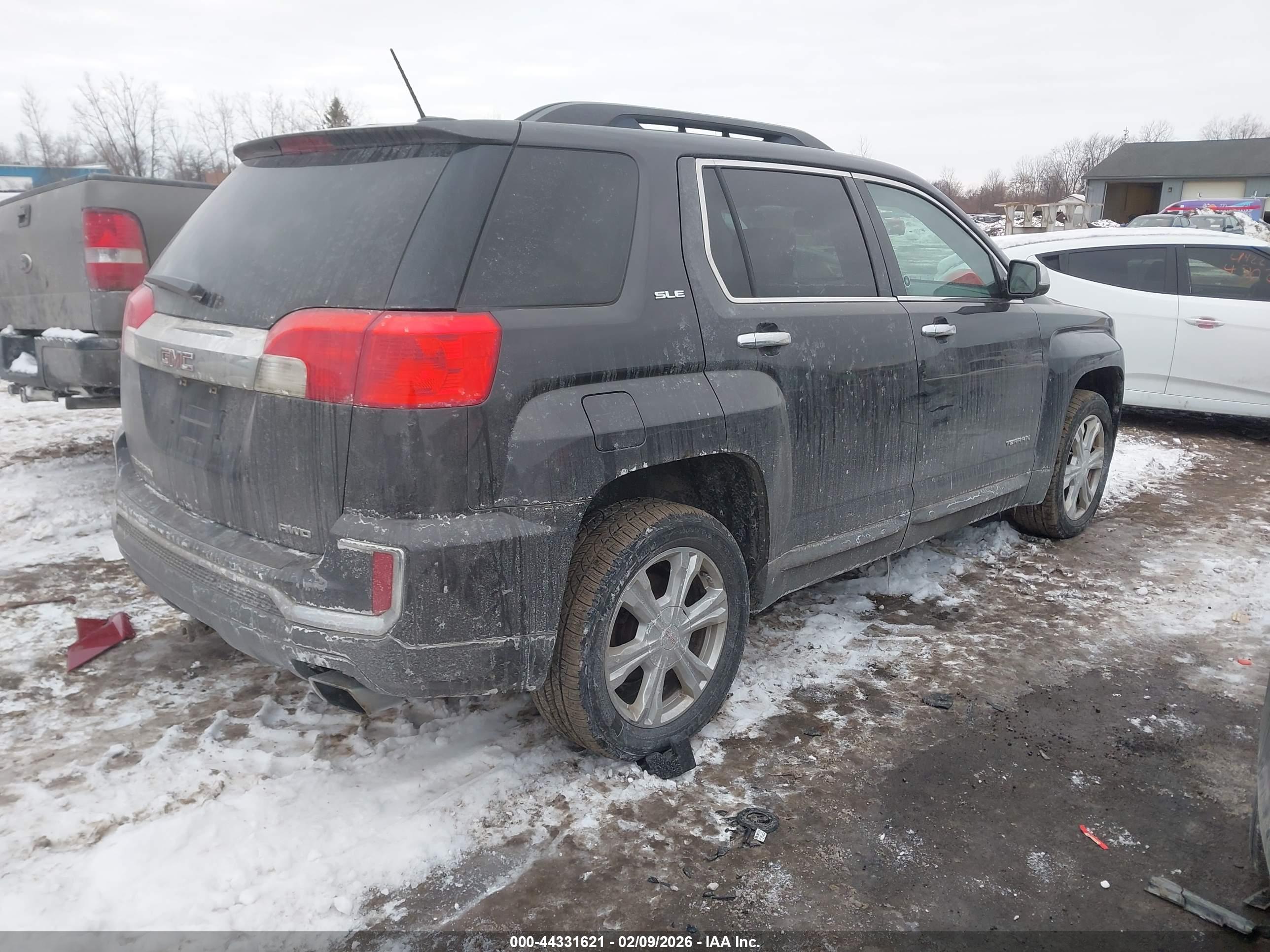 GMC TERRAIN image 4