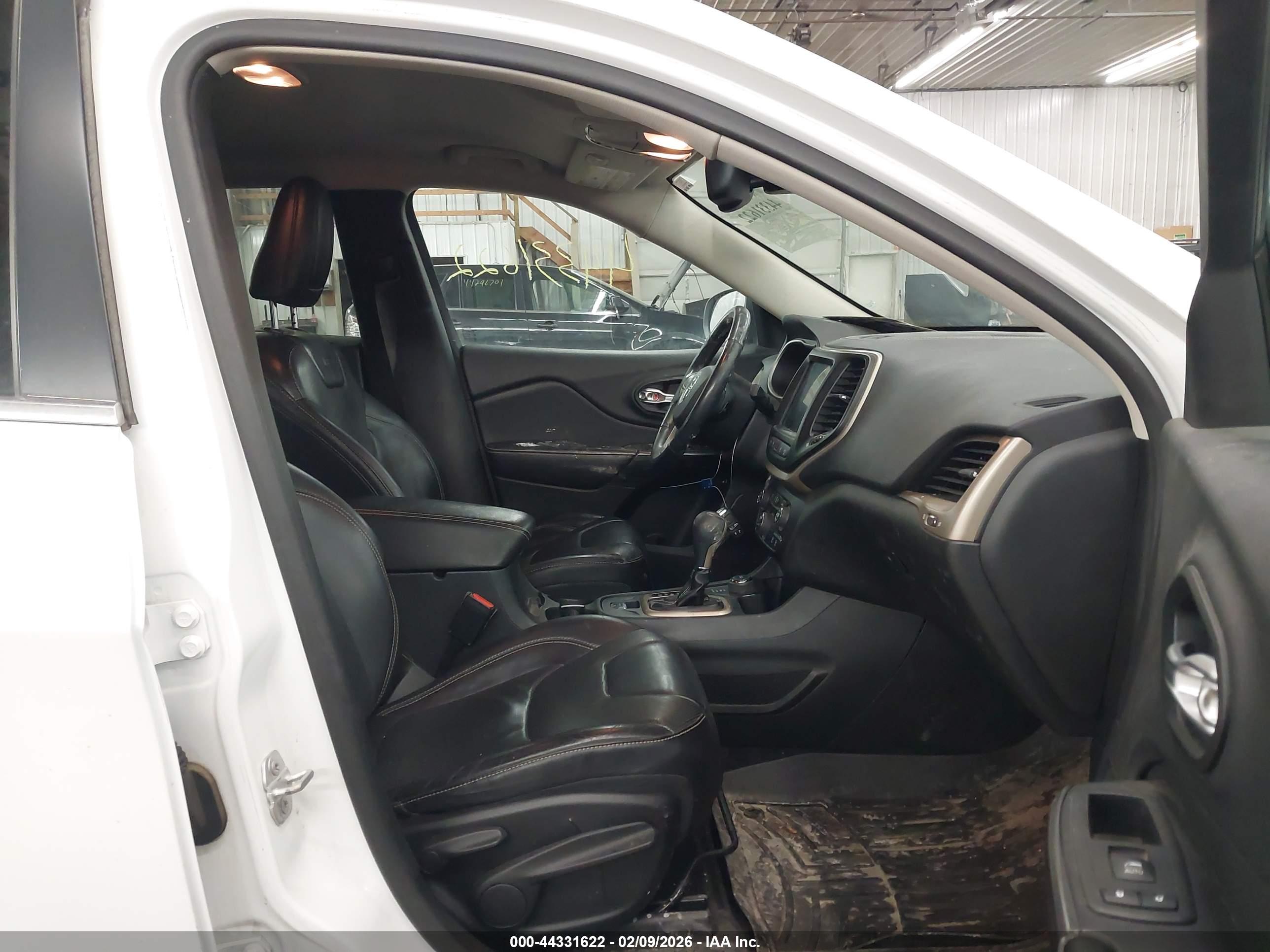 JEEP CHEROKEE image 5