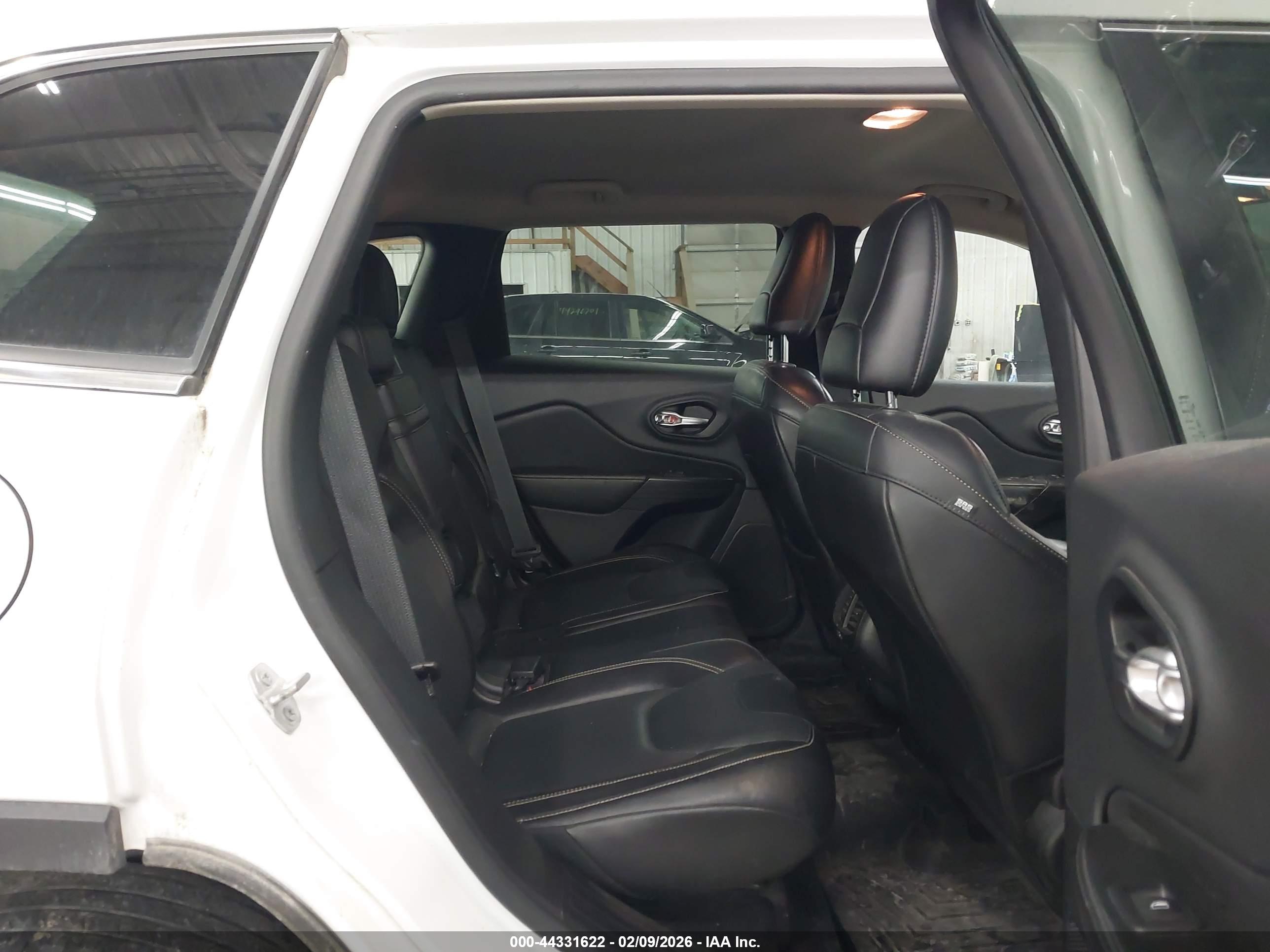 JEEP CHEROKEE image 8
