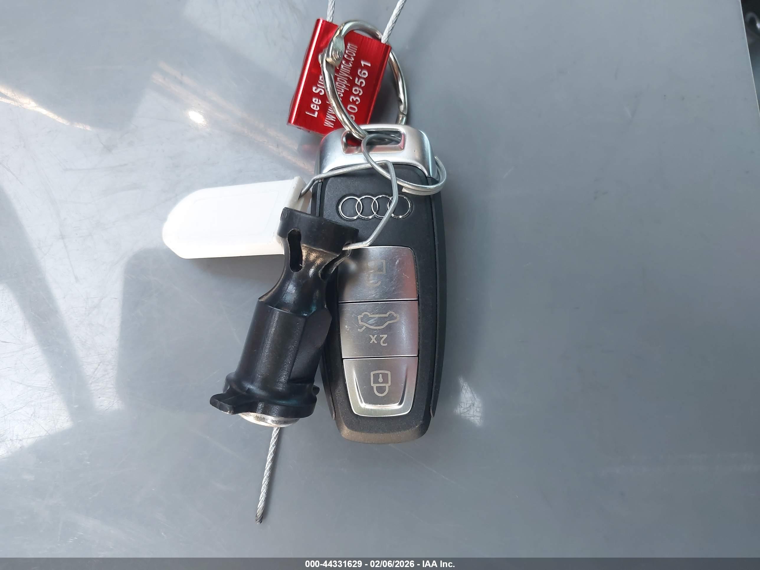 AUDI Q4 image 11