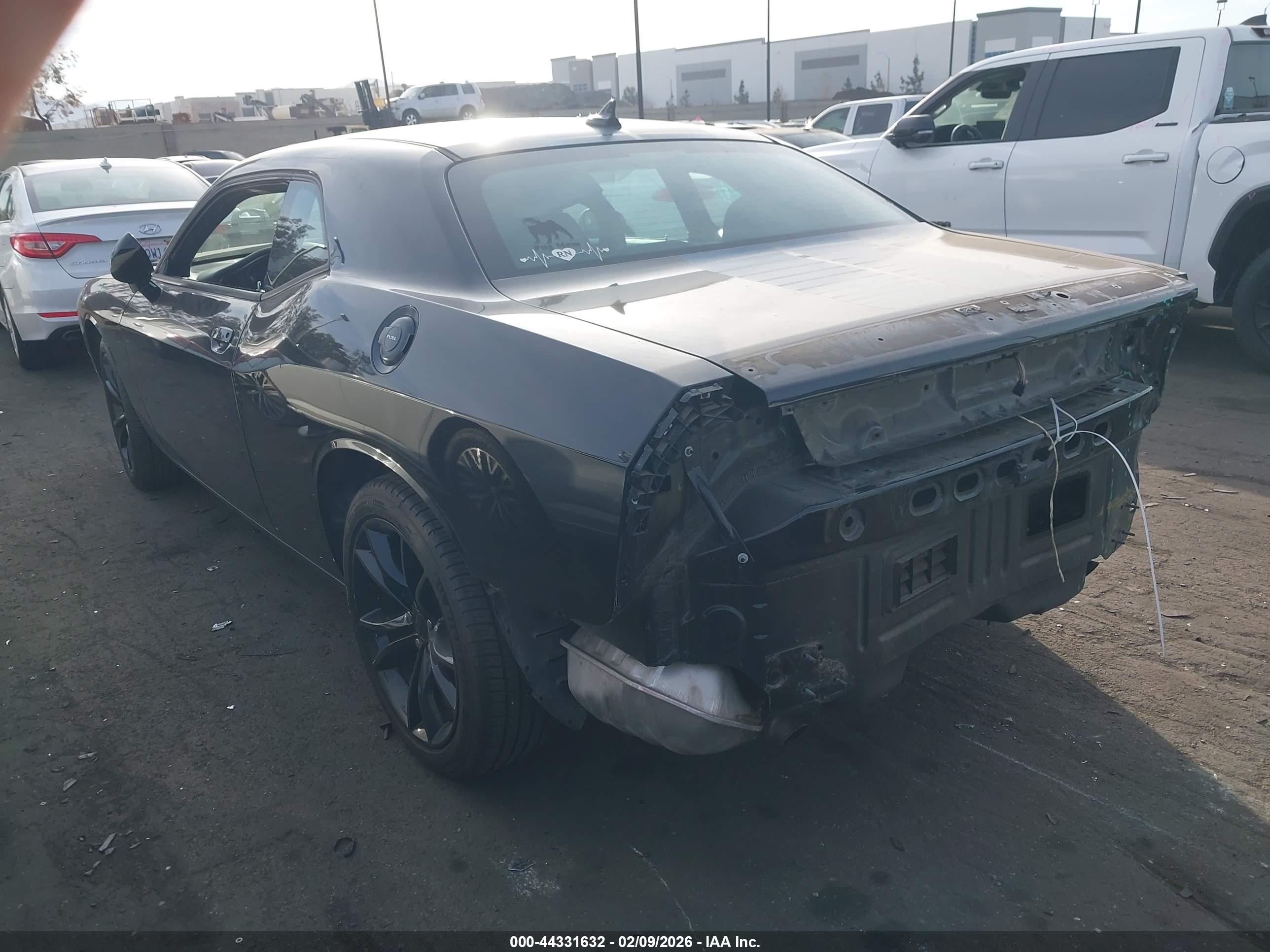 DODGE CHALLENGER image 3