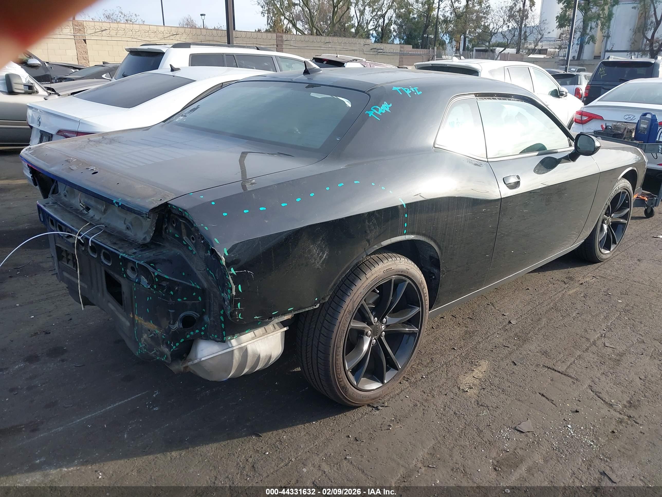 DODGE CHALLENGER image 4