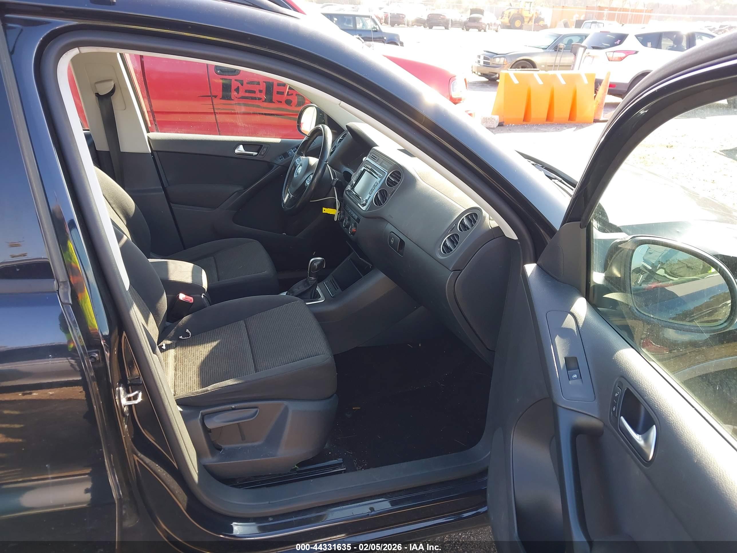 VOLKSWAGEN TIGUAN image 5