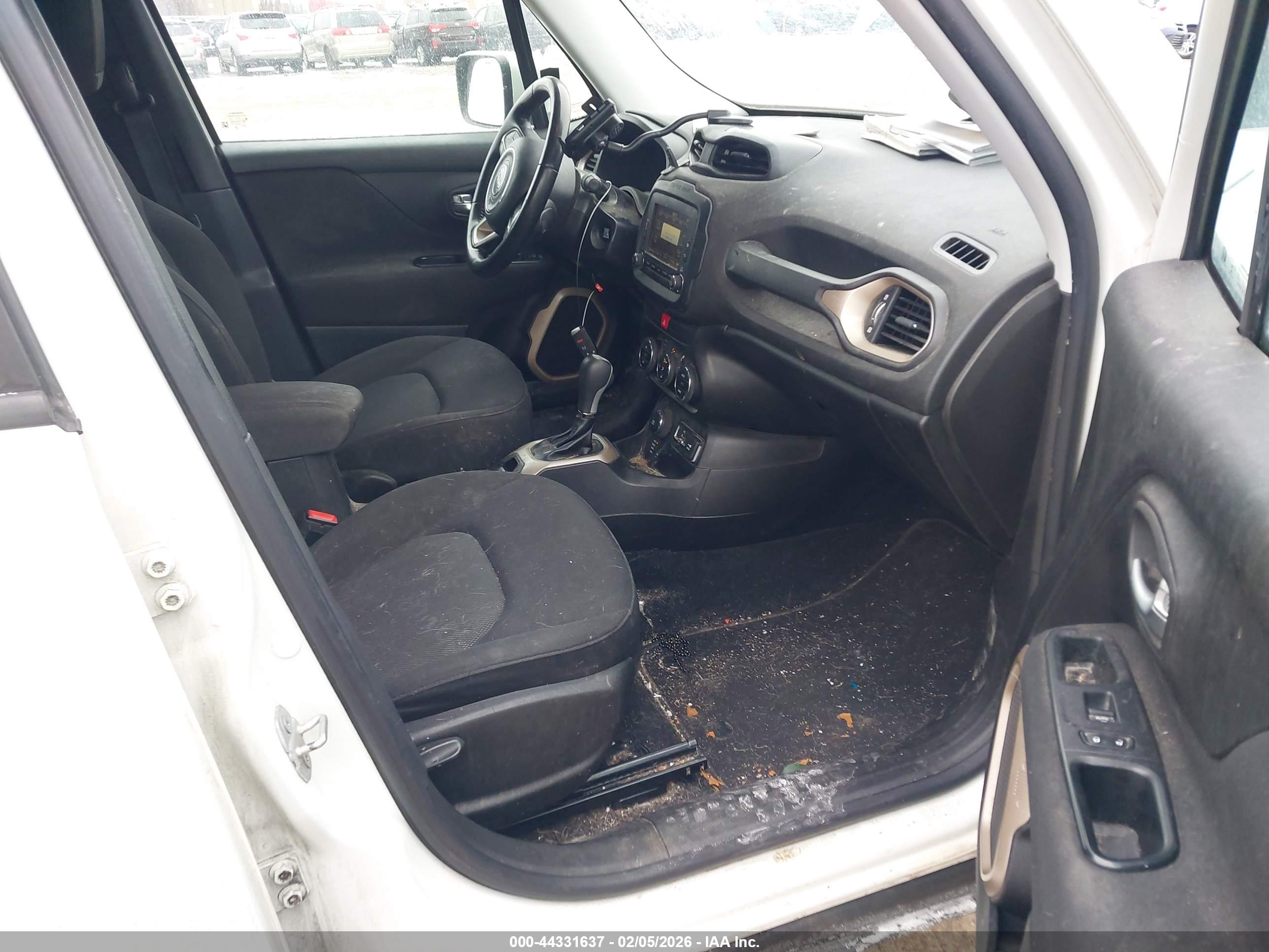 JEEP RENEGADE image 5