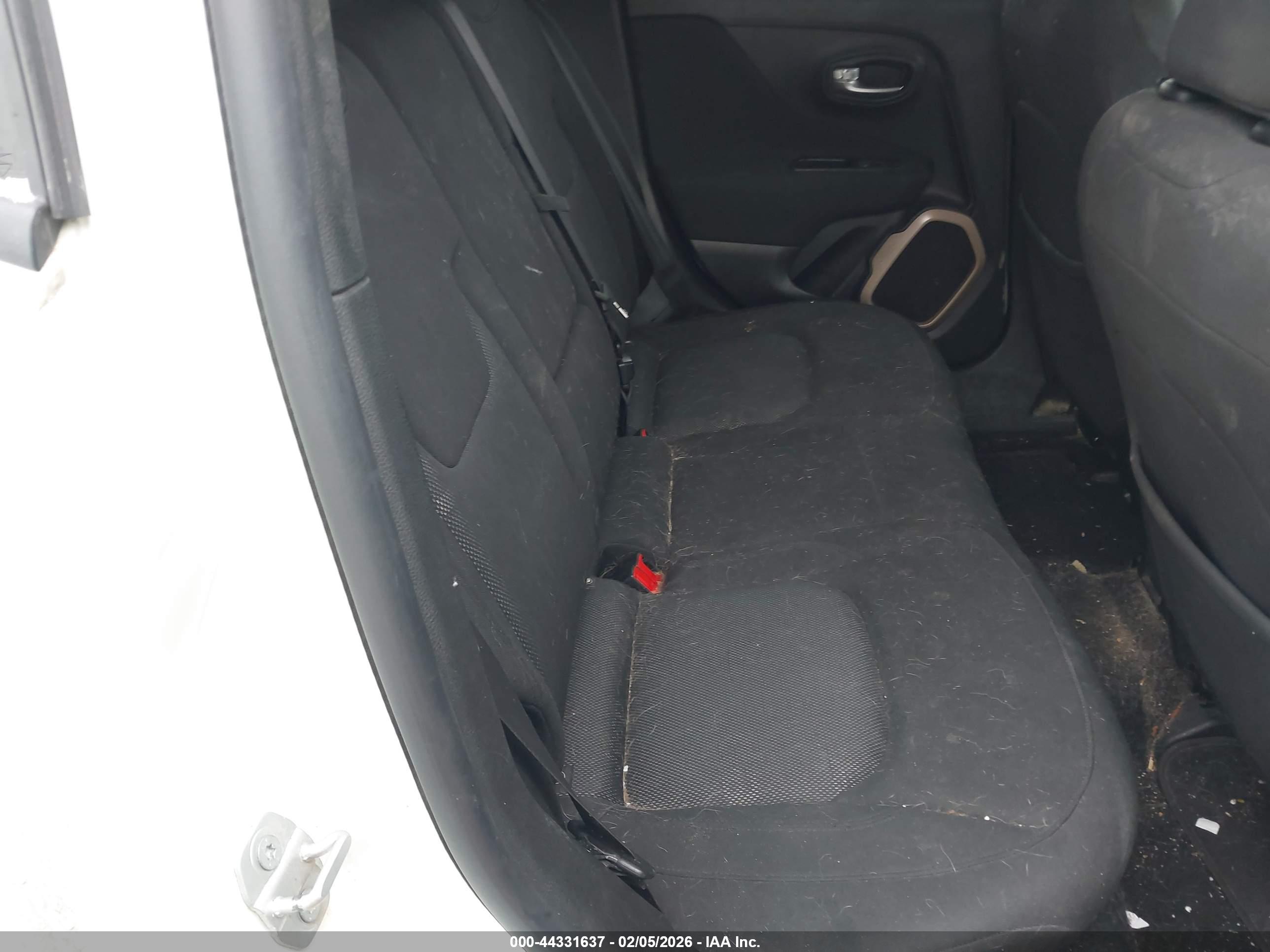 JEEP RENEGADE image 8