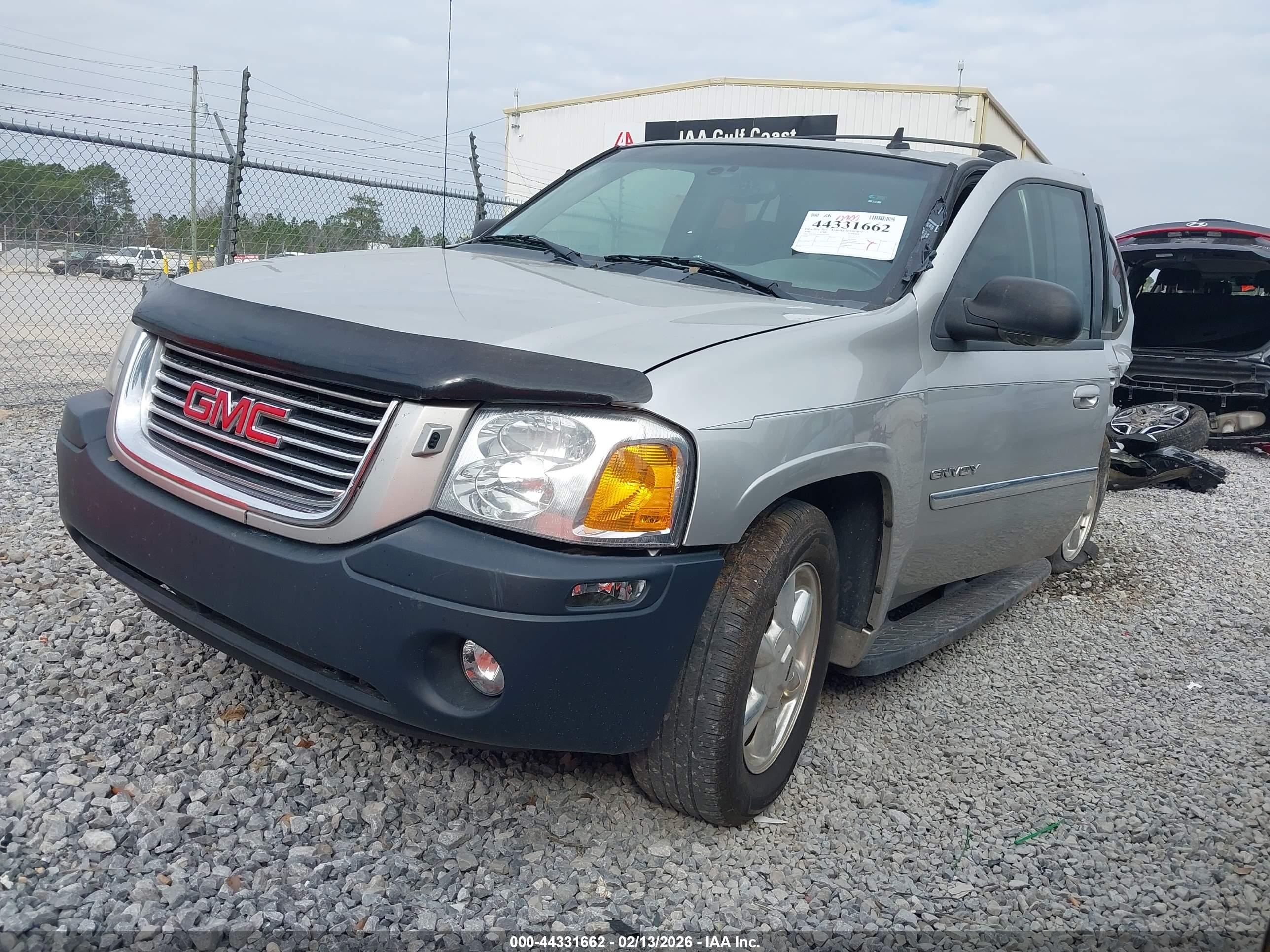 GMC ENVOY image 2