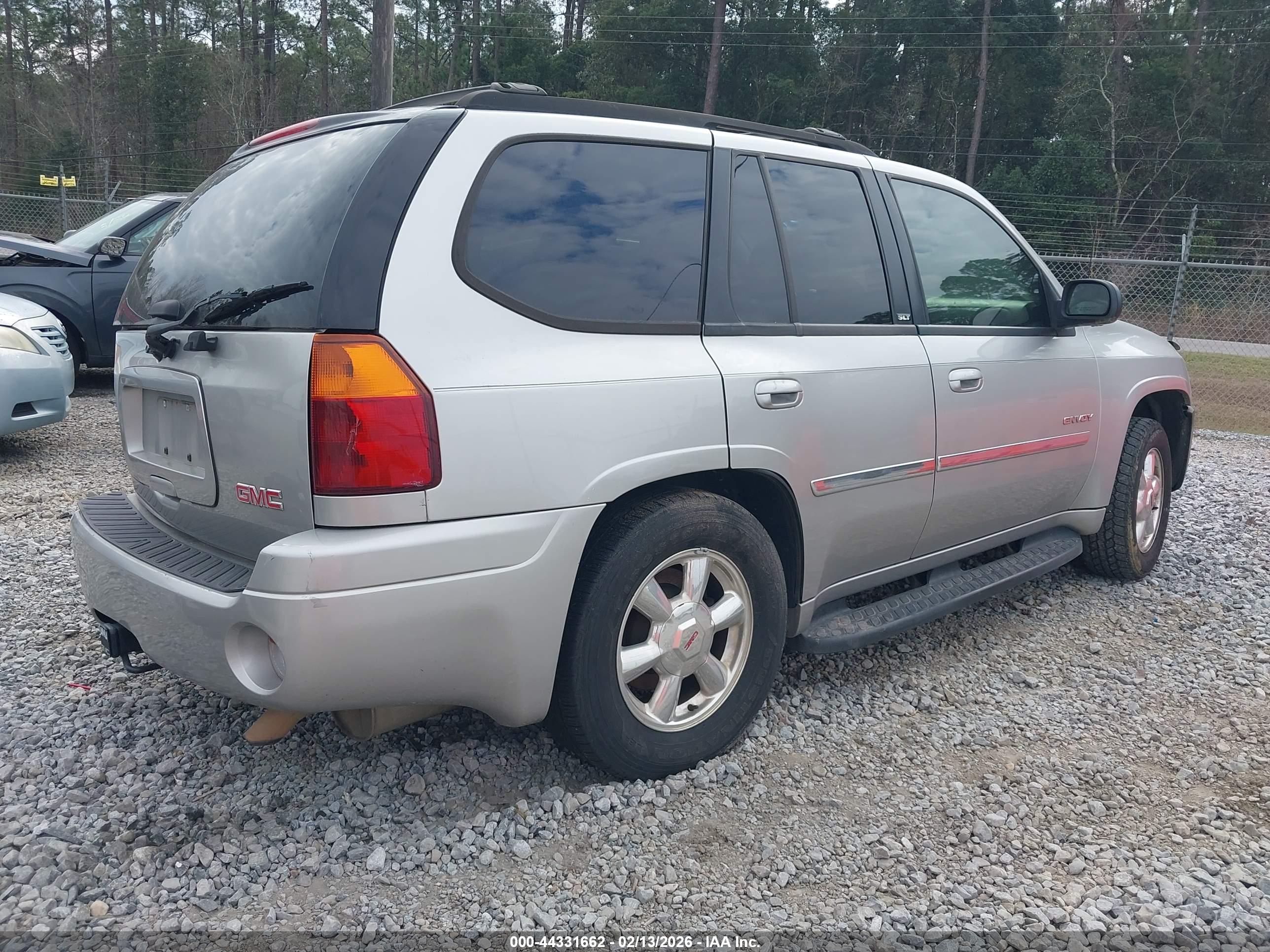 GMC ENVOY image 4