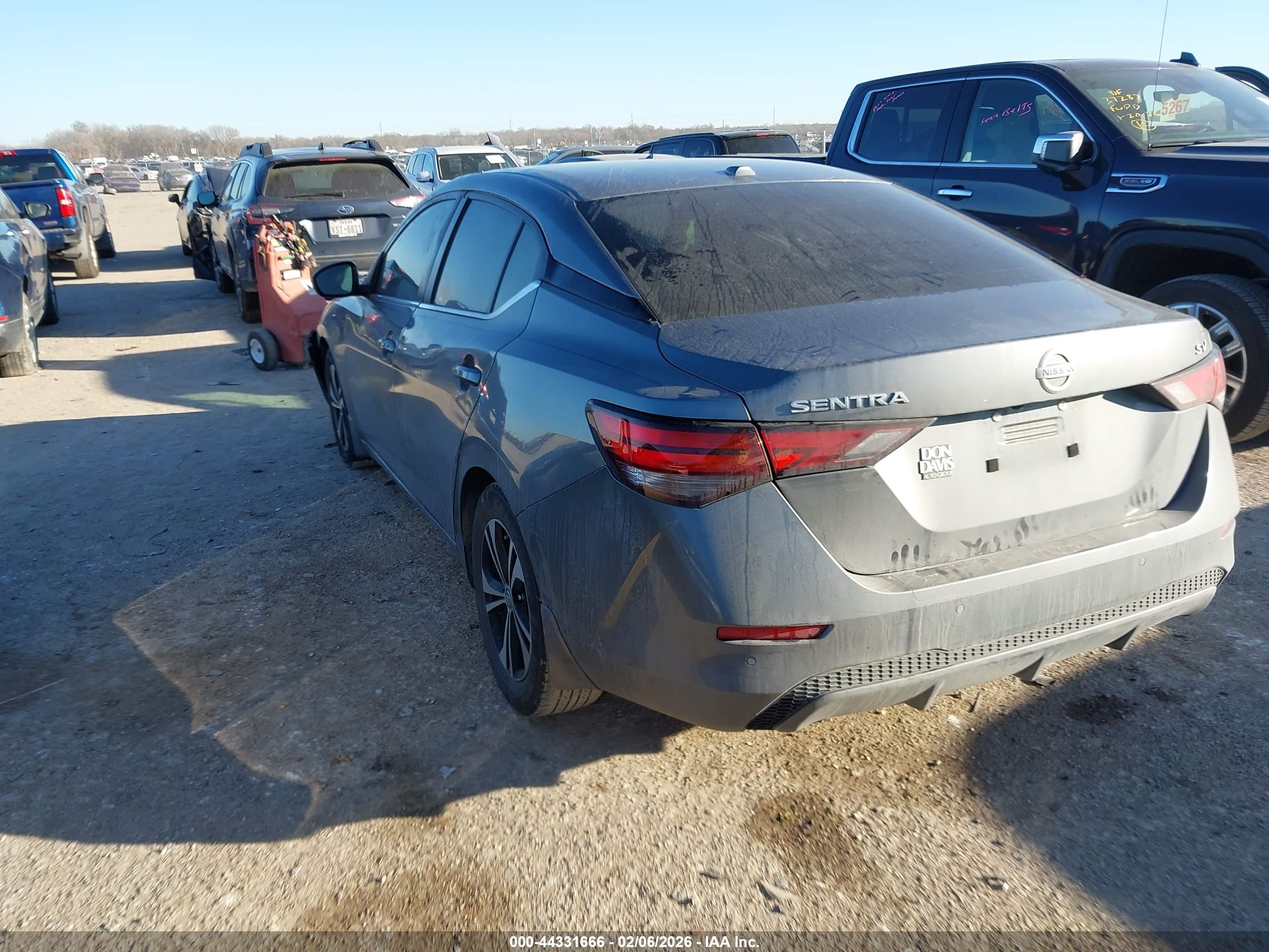 NISSAN SENTRA image 3