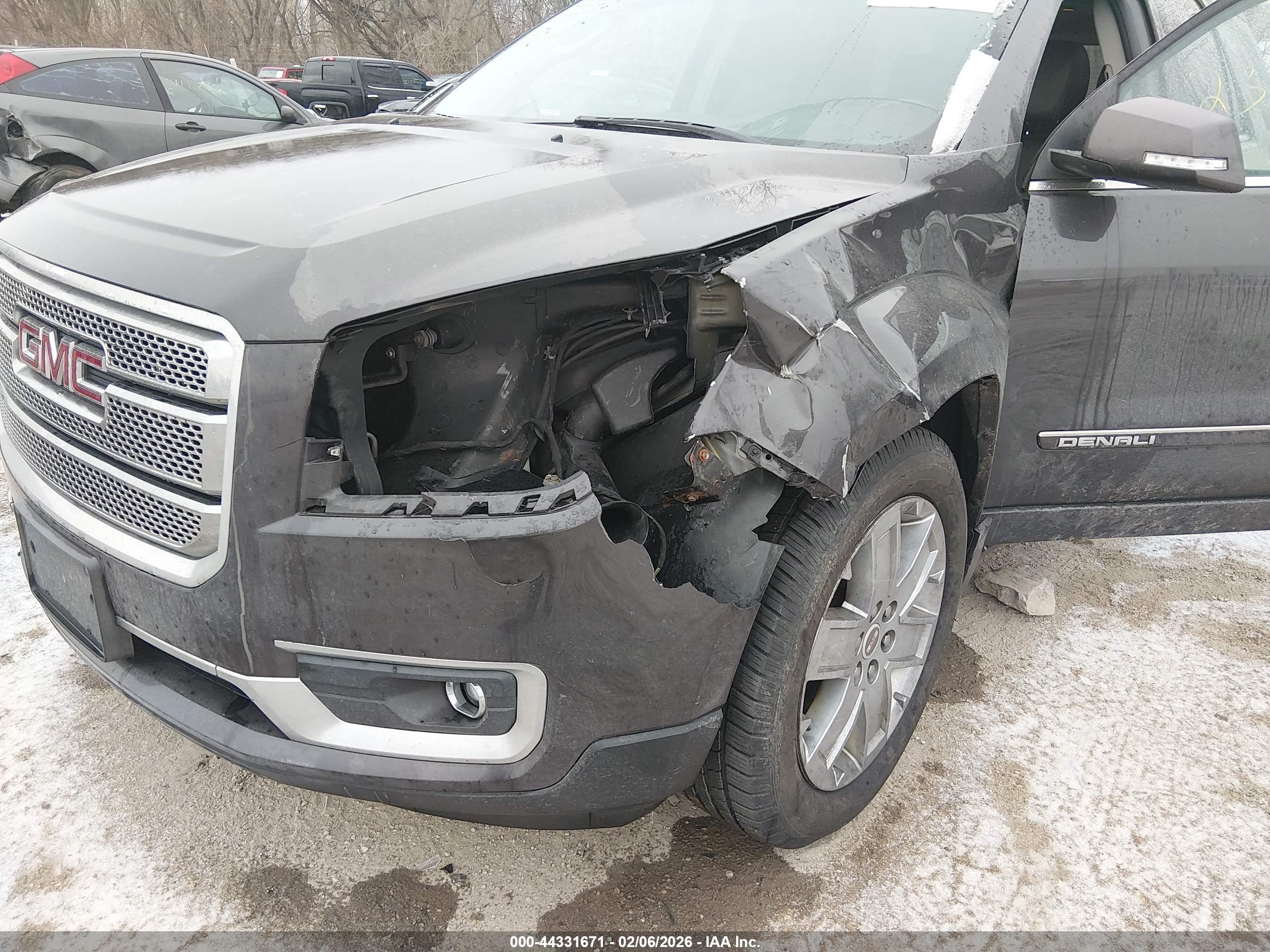 GMC ACADIA image 6