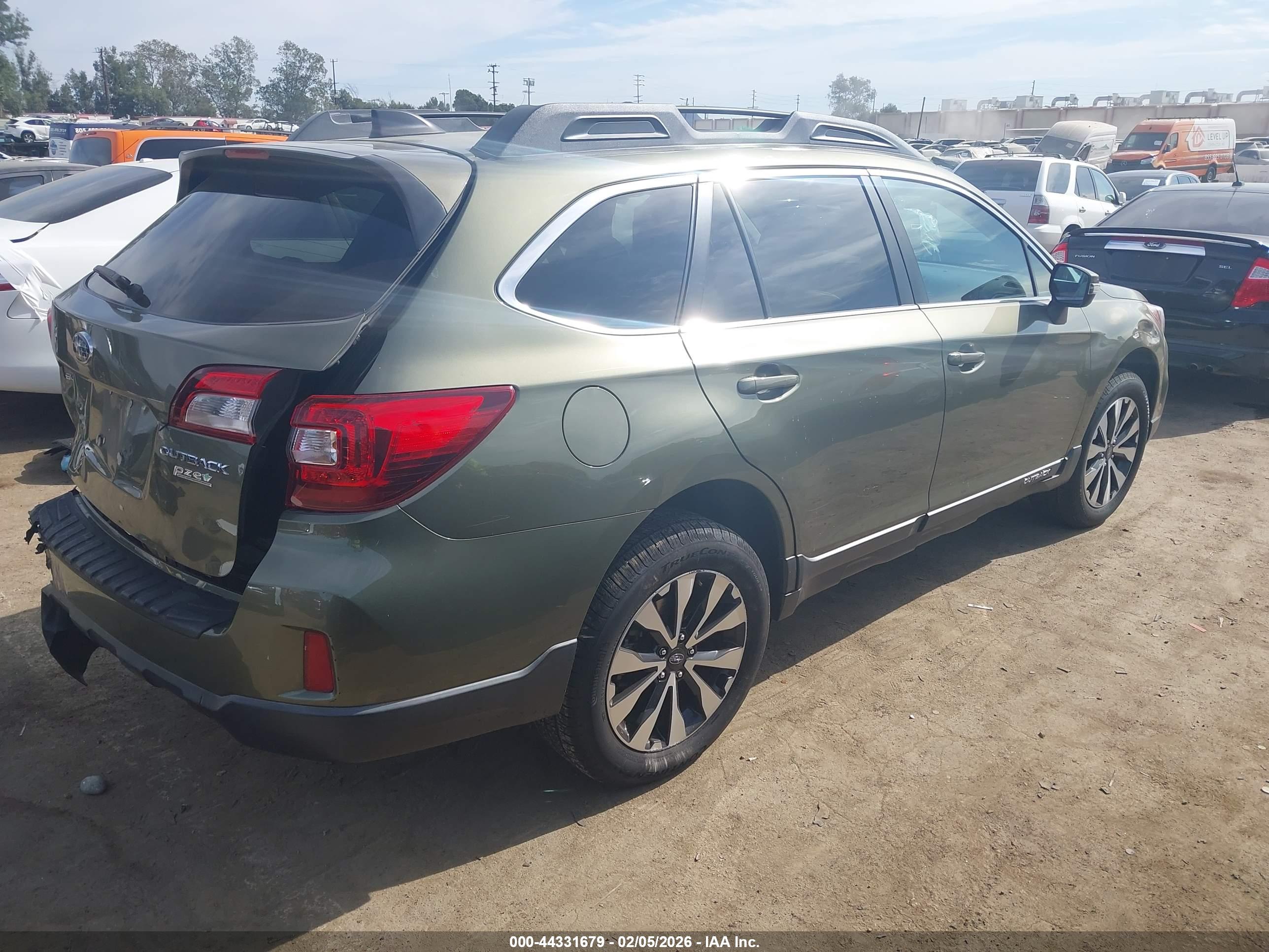 SUBARU OUTBACK image 4