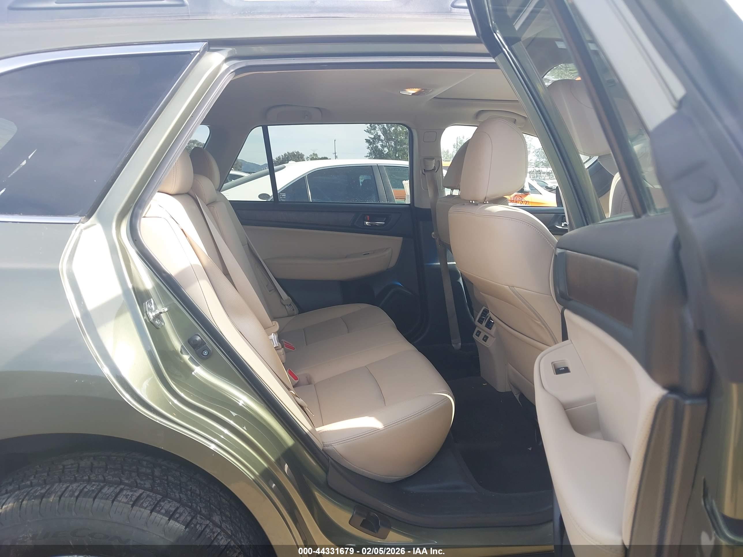 SUBARU OUTBACK image 8