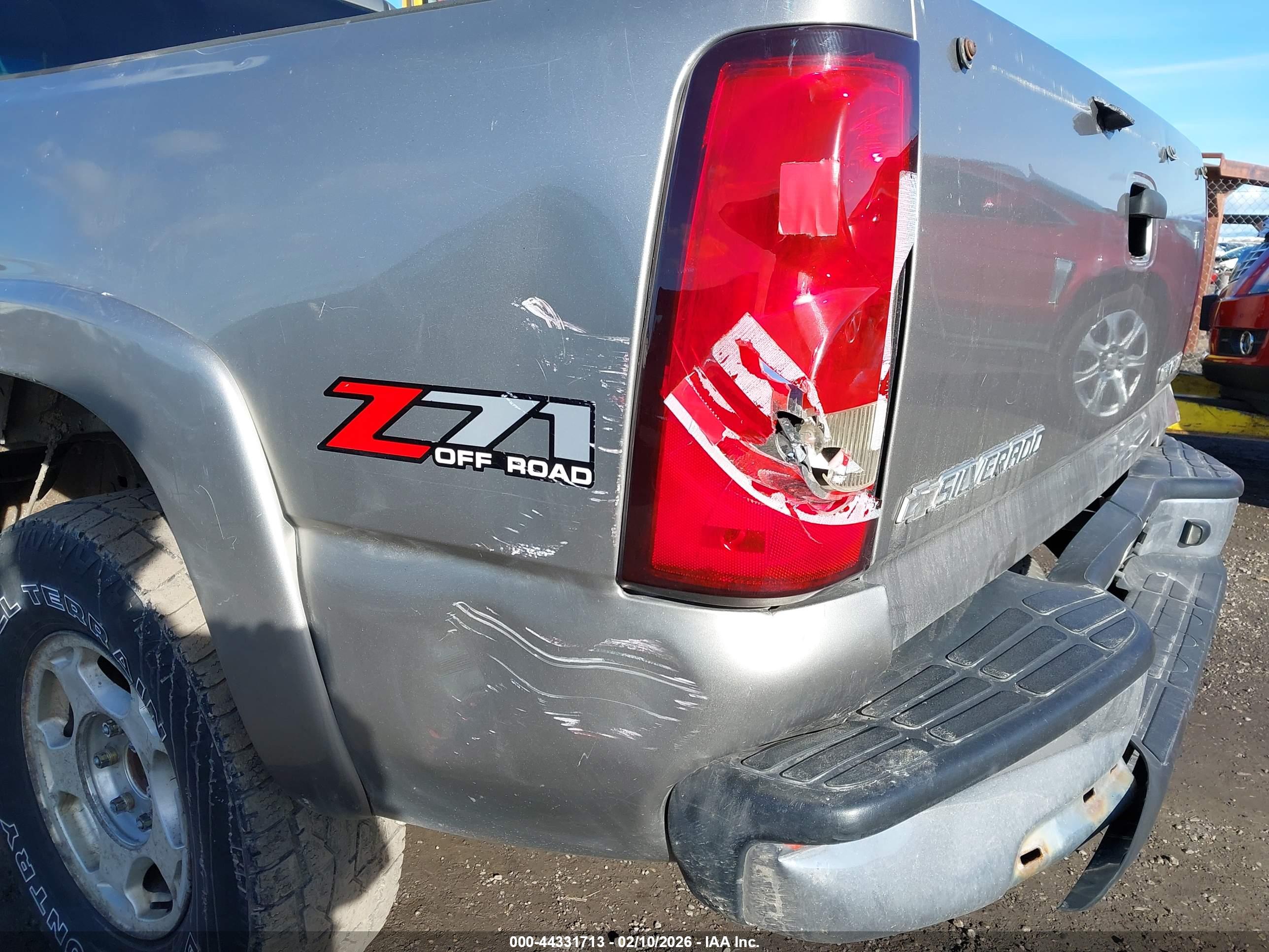 CHEVROLET SILVERADO image 6