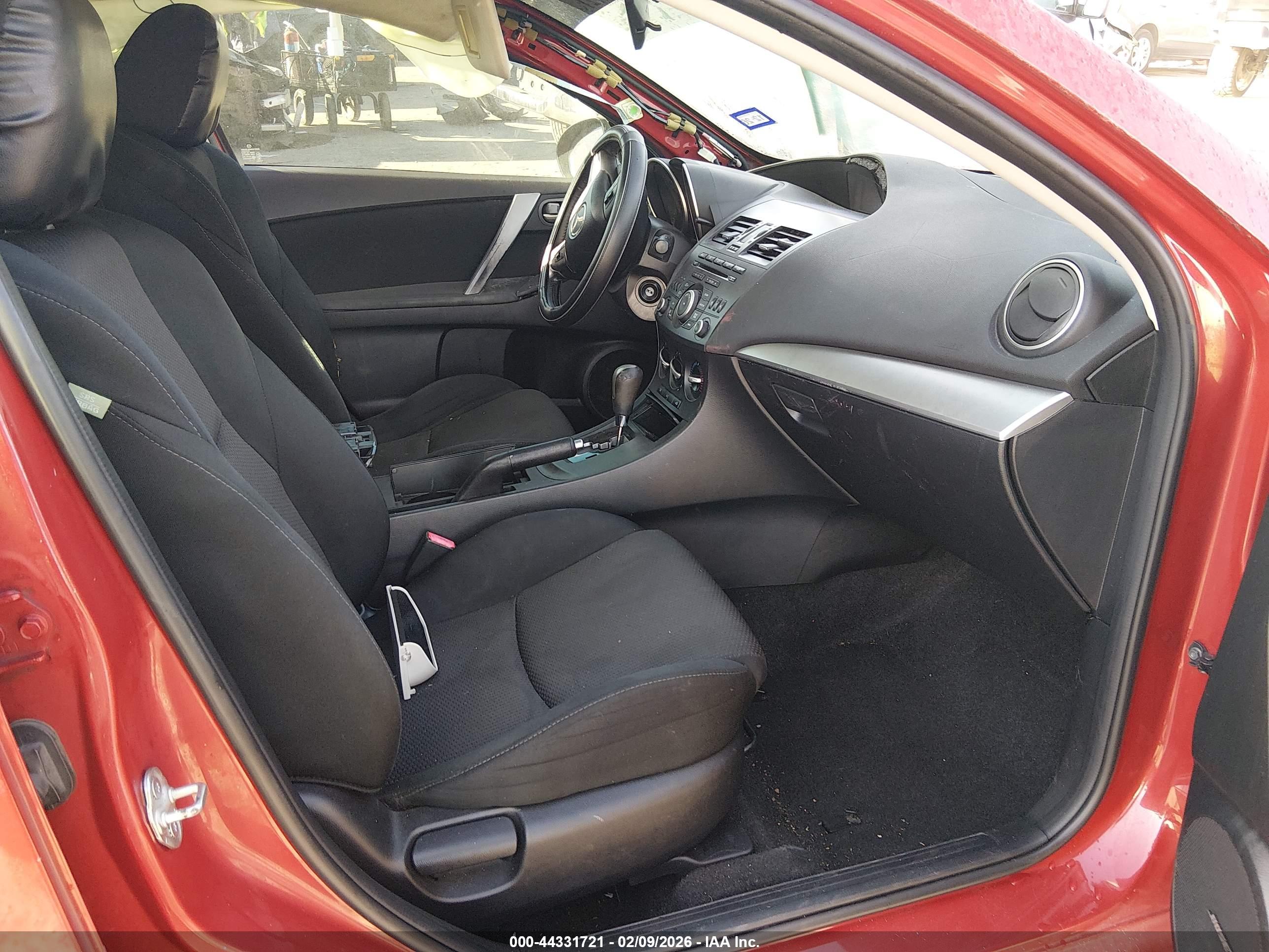 MAZDA MAZDA3 image 5