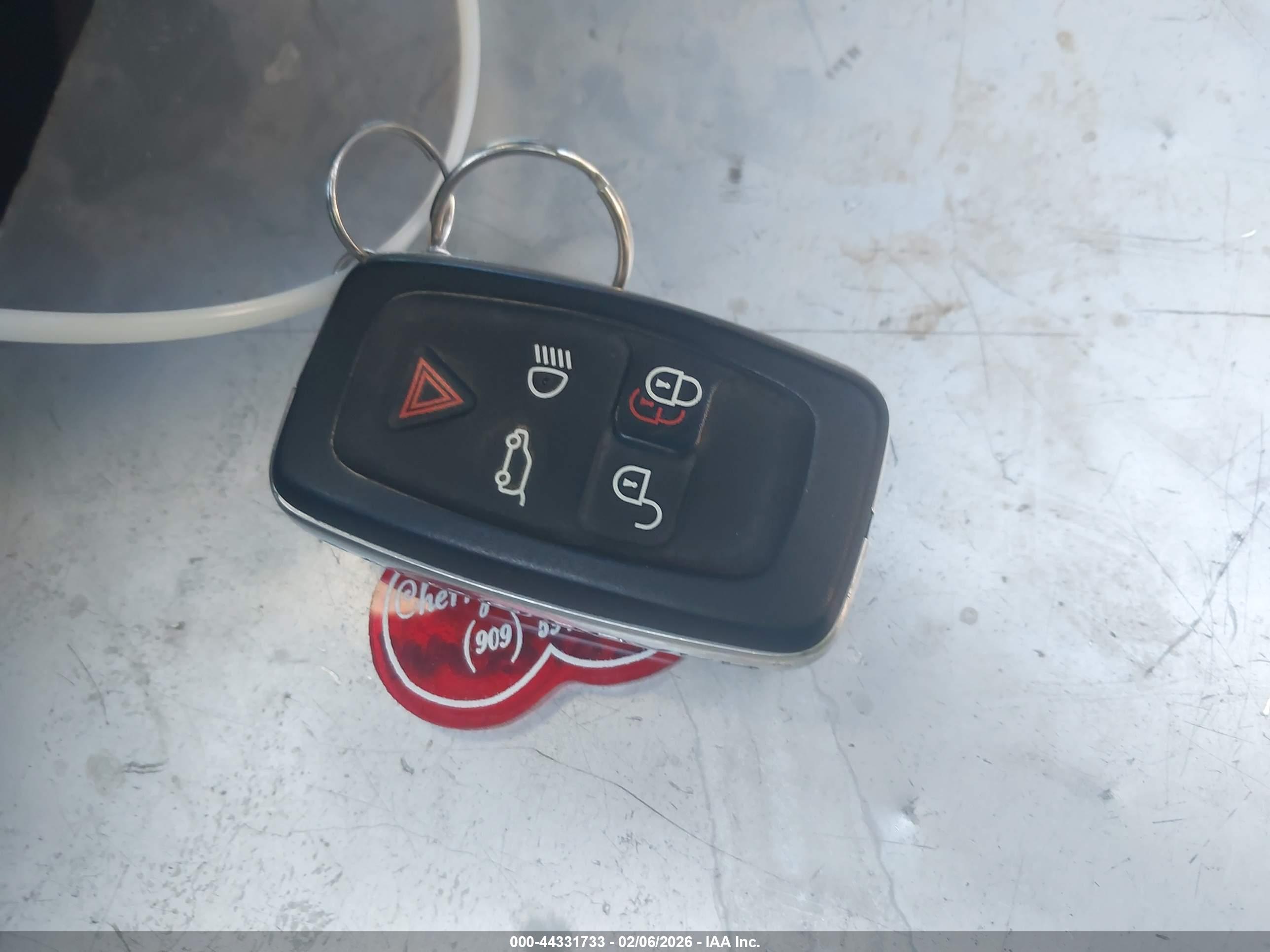 LAND ROVER image 11