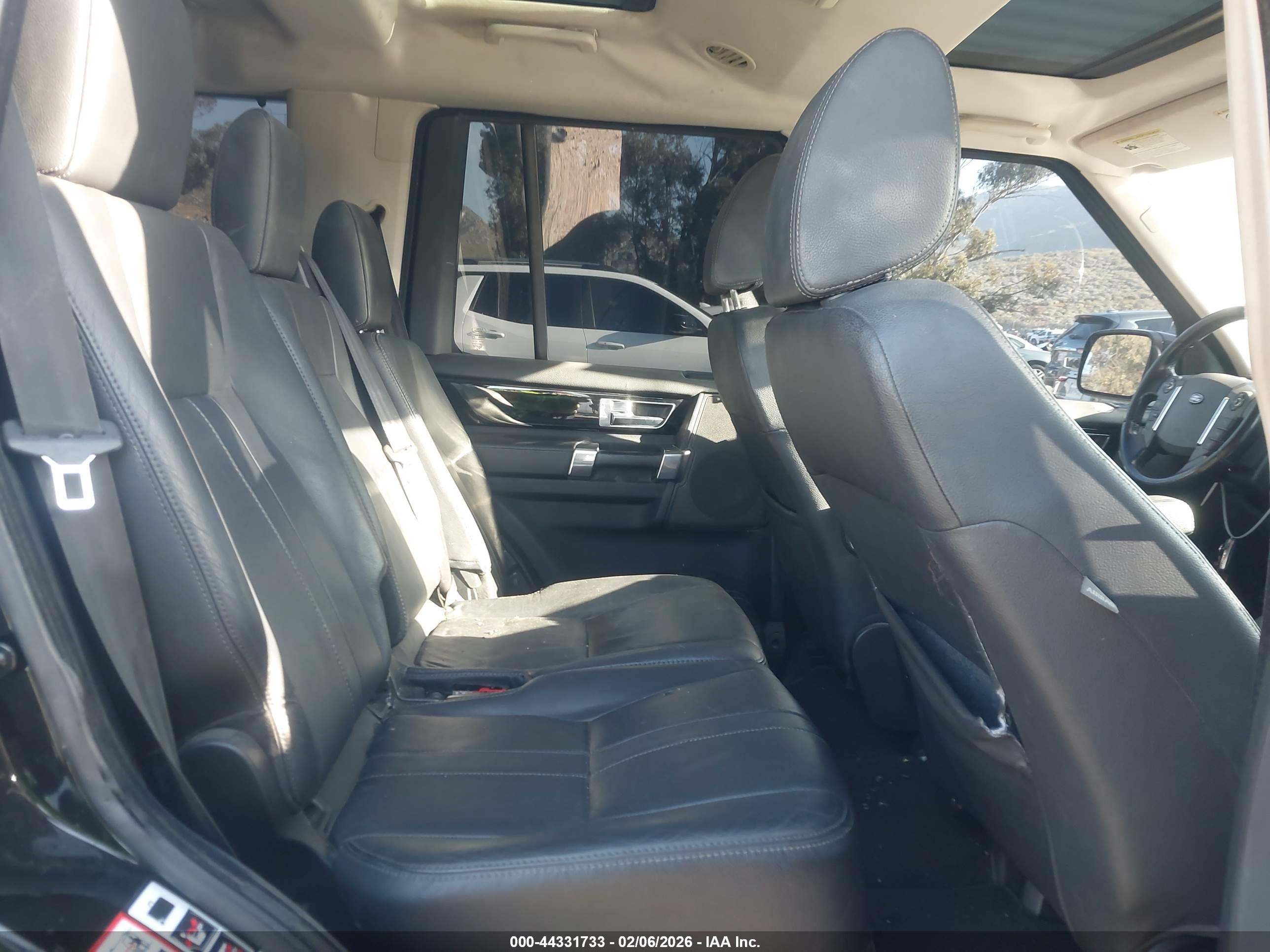 LAND ROVER image 8