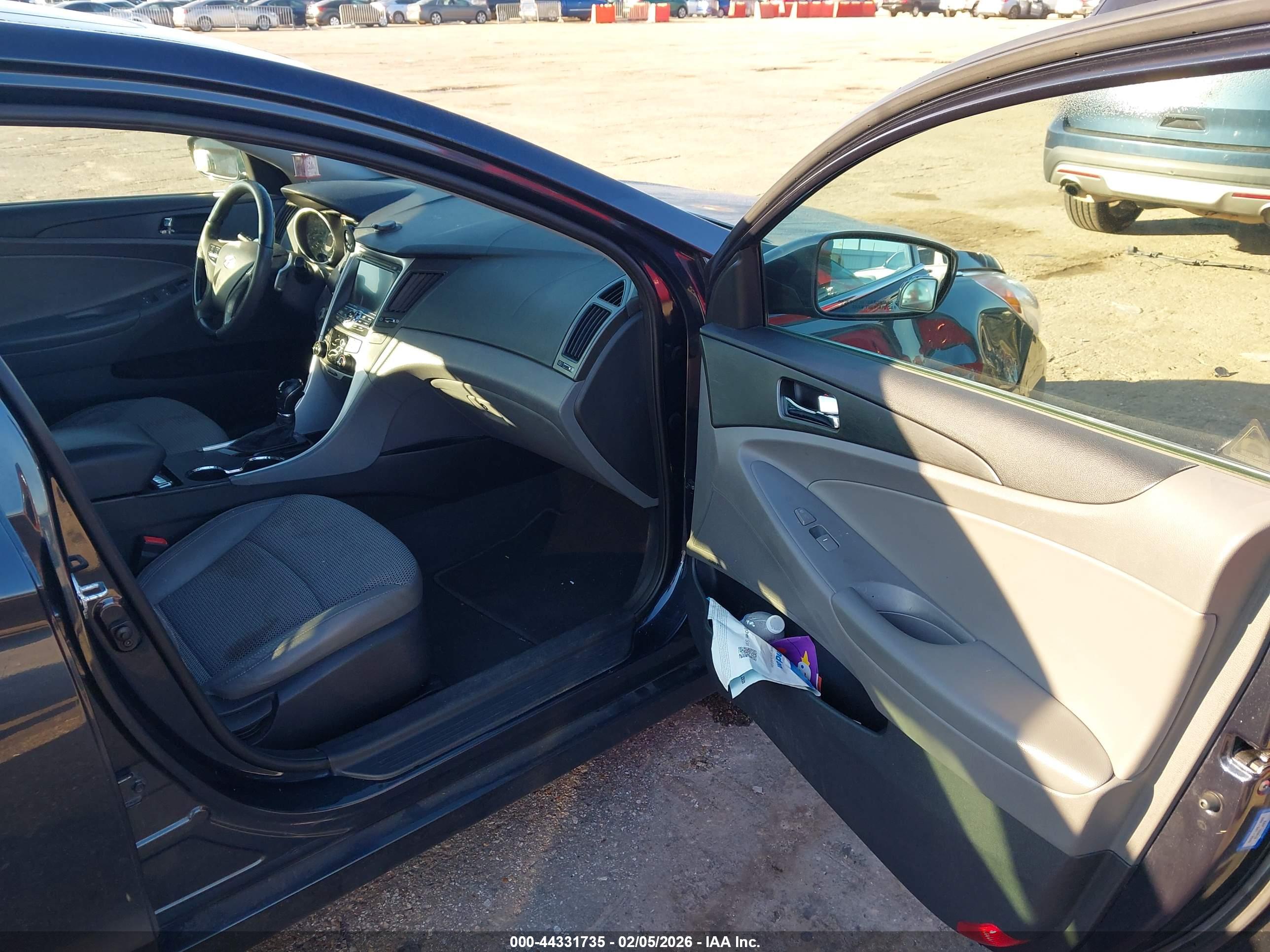 HYUNDAI SONATA image 5