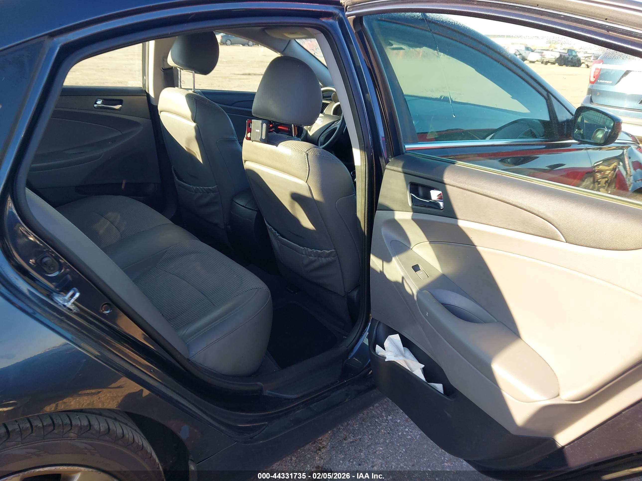 HYUNDAI SONATA image 8