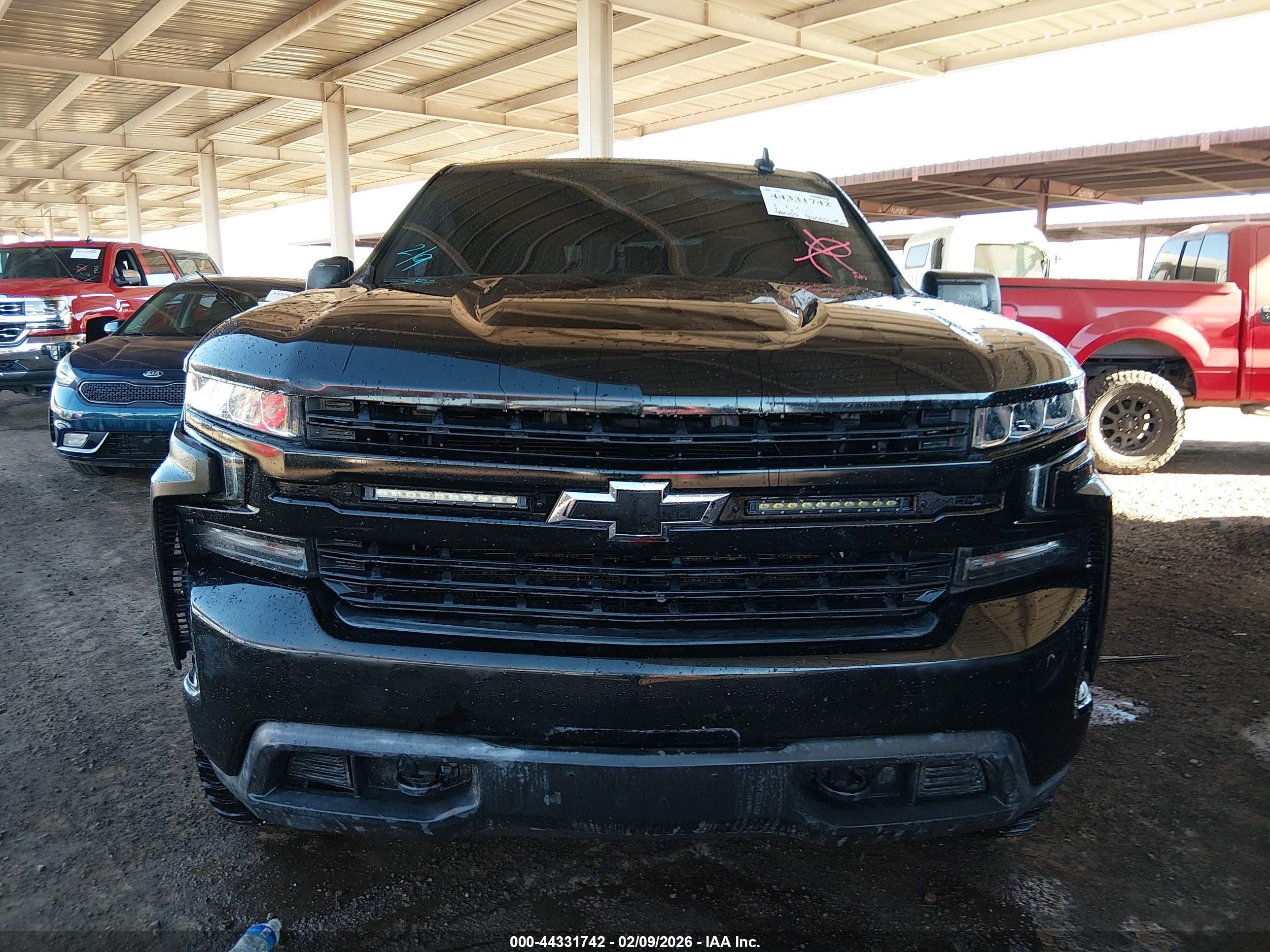 CHEVROLET SILVERADO image 6