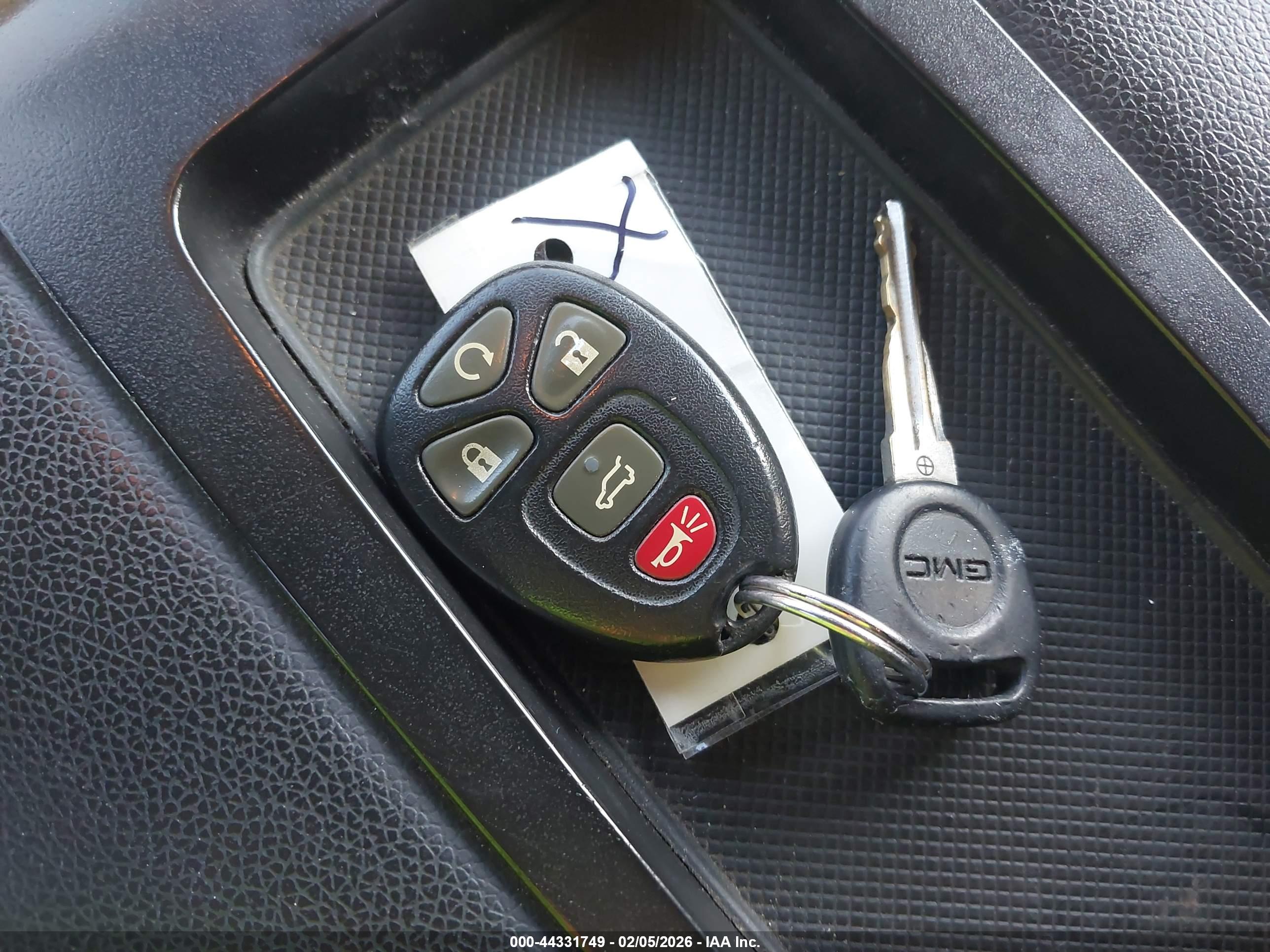 GMC YUKON image 11