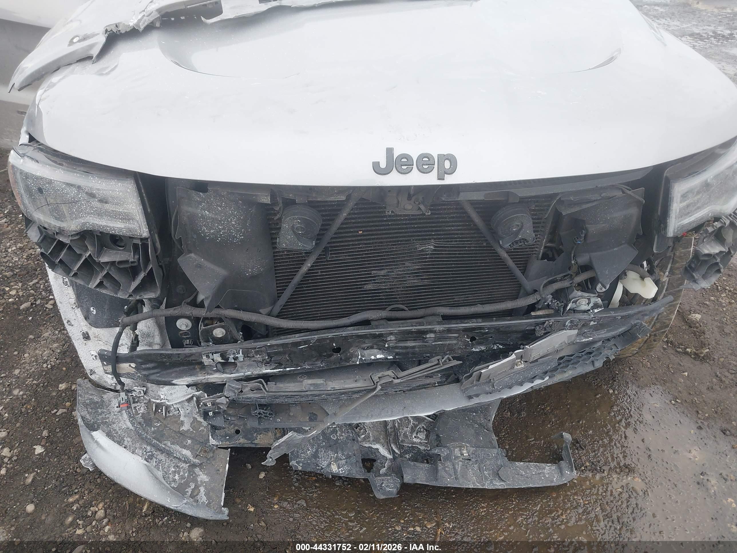 JEEP GRAND image 6