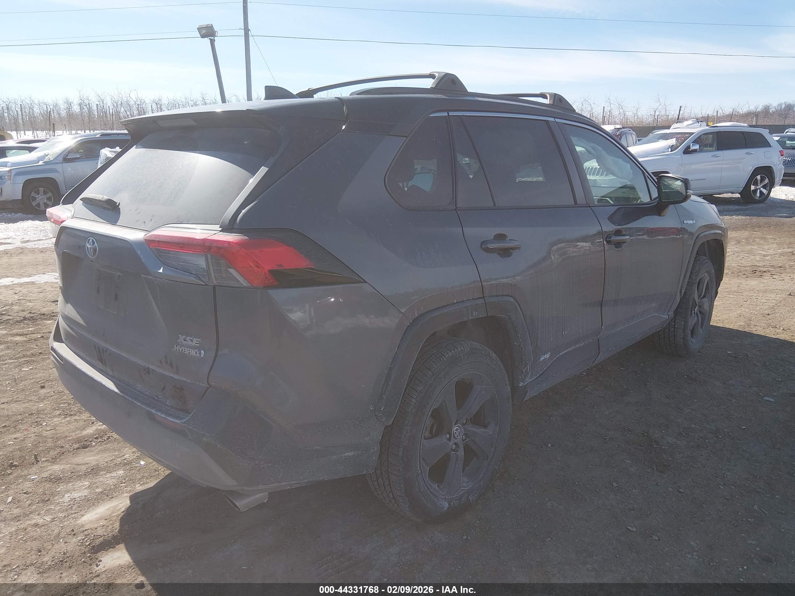 TOYOTA RAV4 image 4