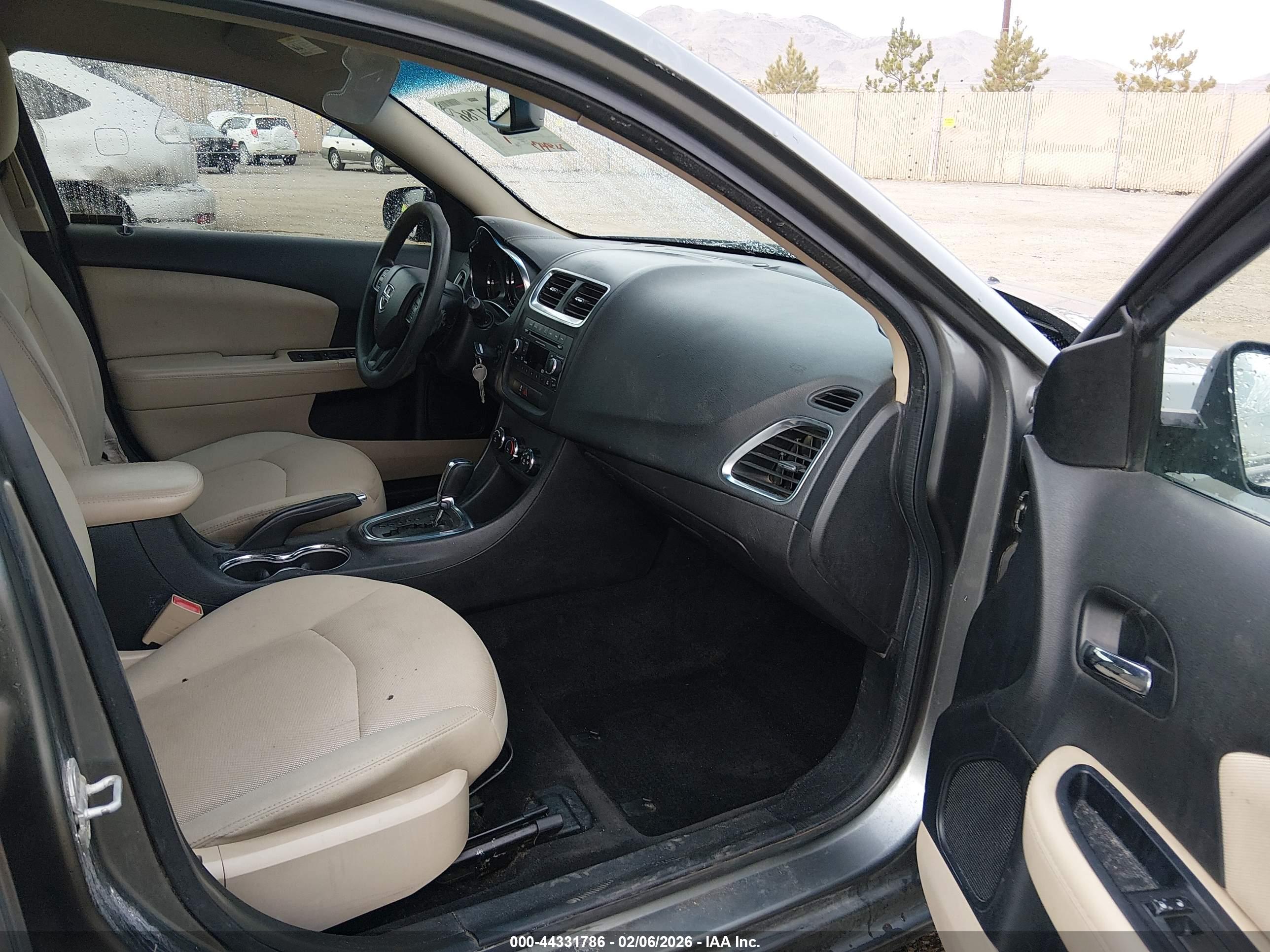 DODGE AVENGER image 5