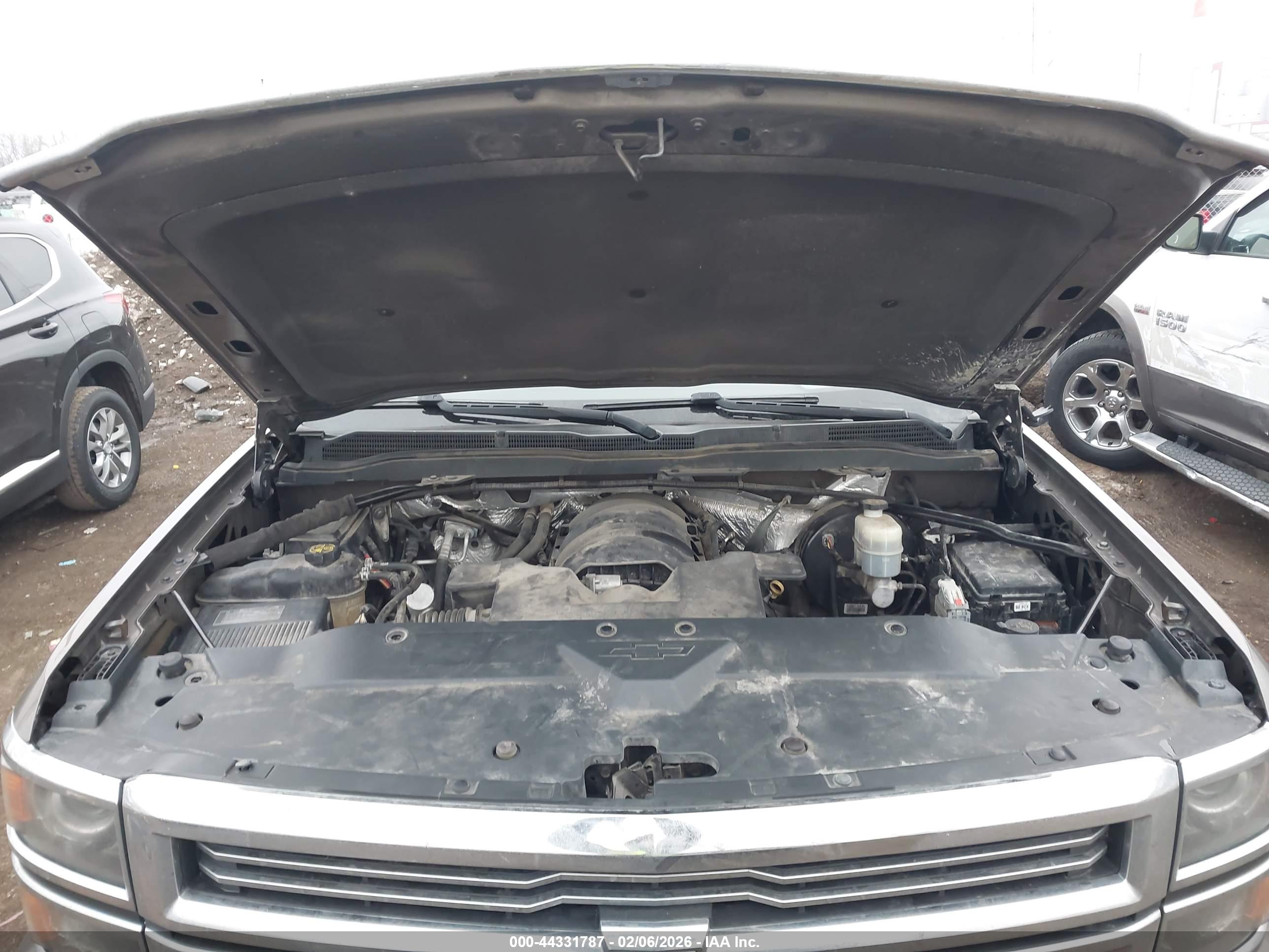 CHEVROLET SILVERADO image 10