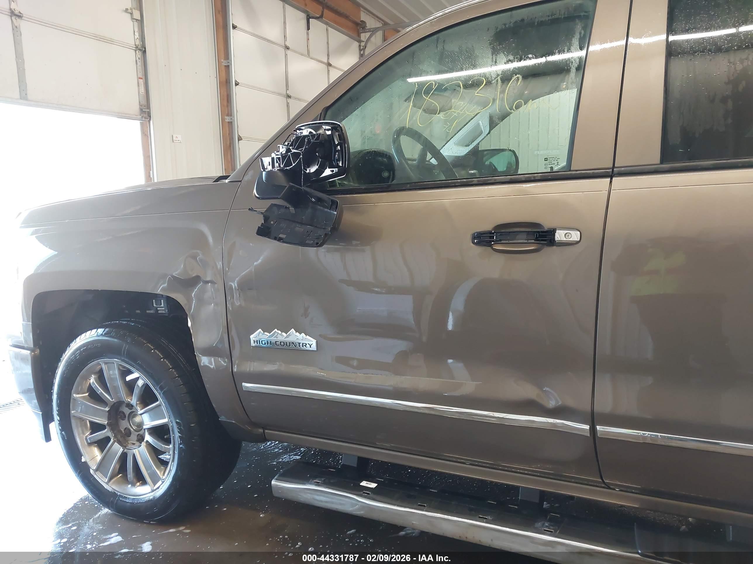 CHEVROLET SILVERADO image 6