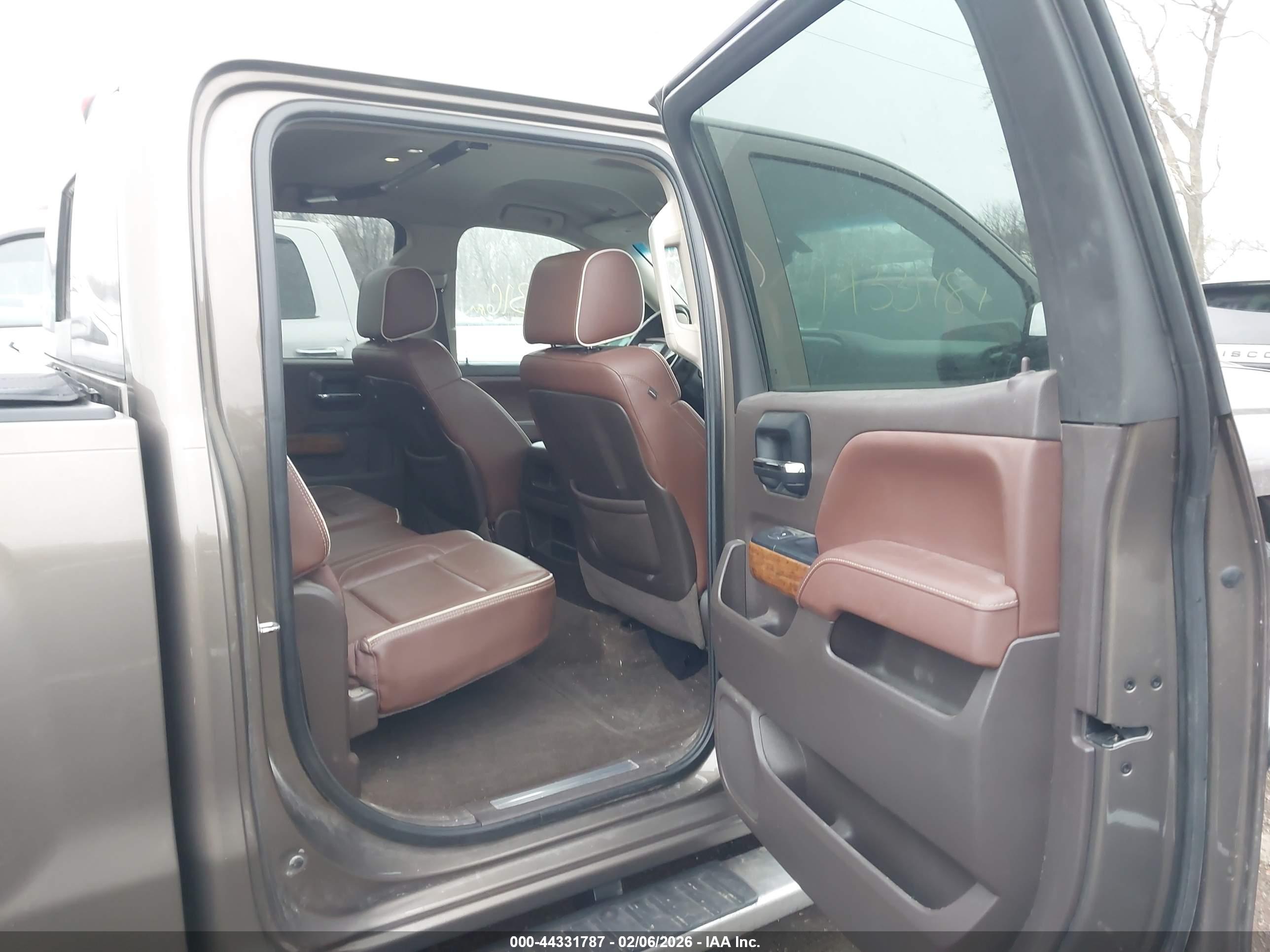 CHEVROLET SILVERADO image 8