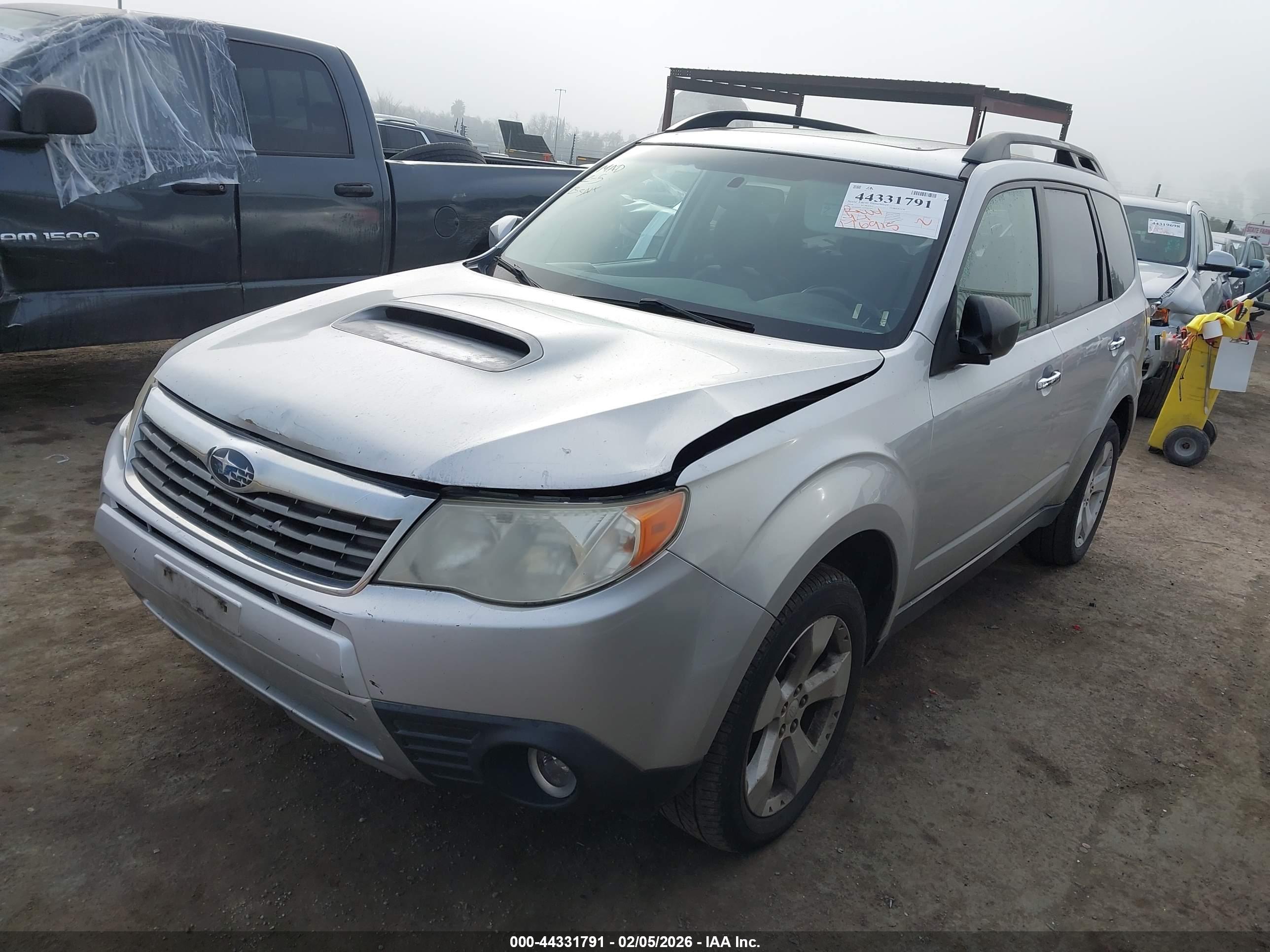 SUBARU FORESTER image 2