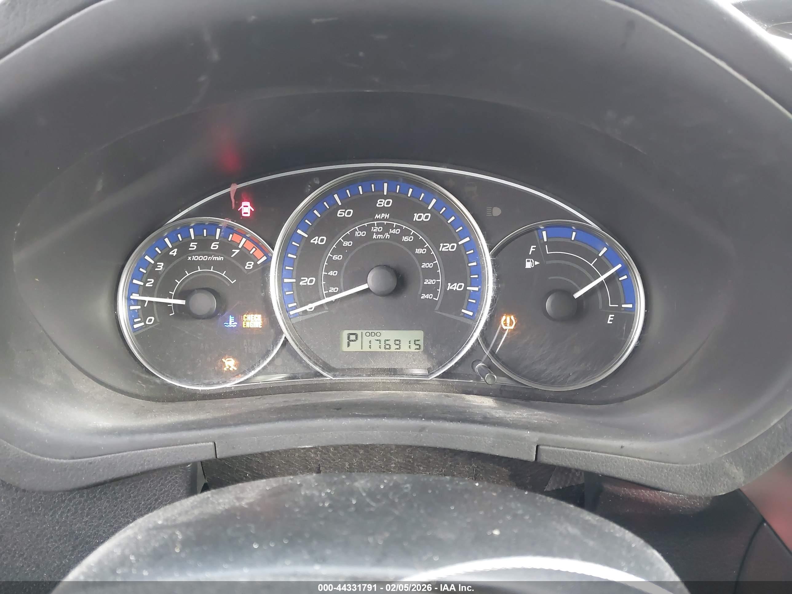 SUBARU FORESTER image 7