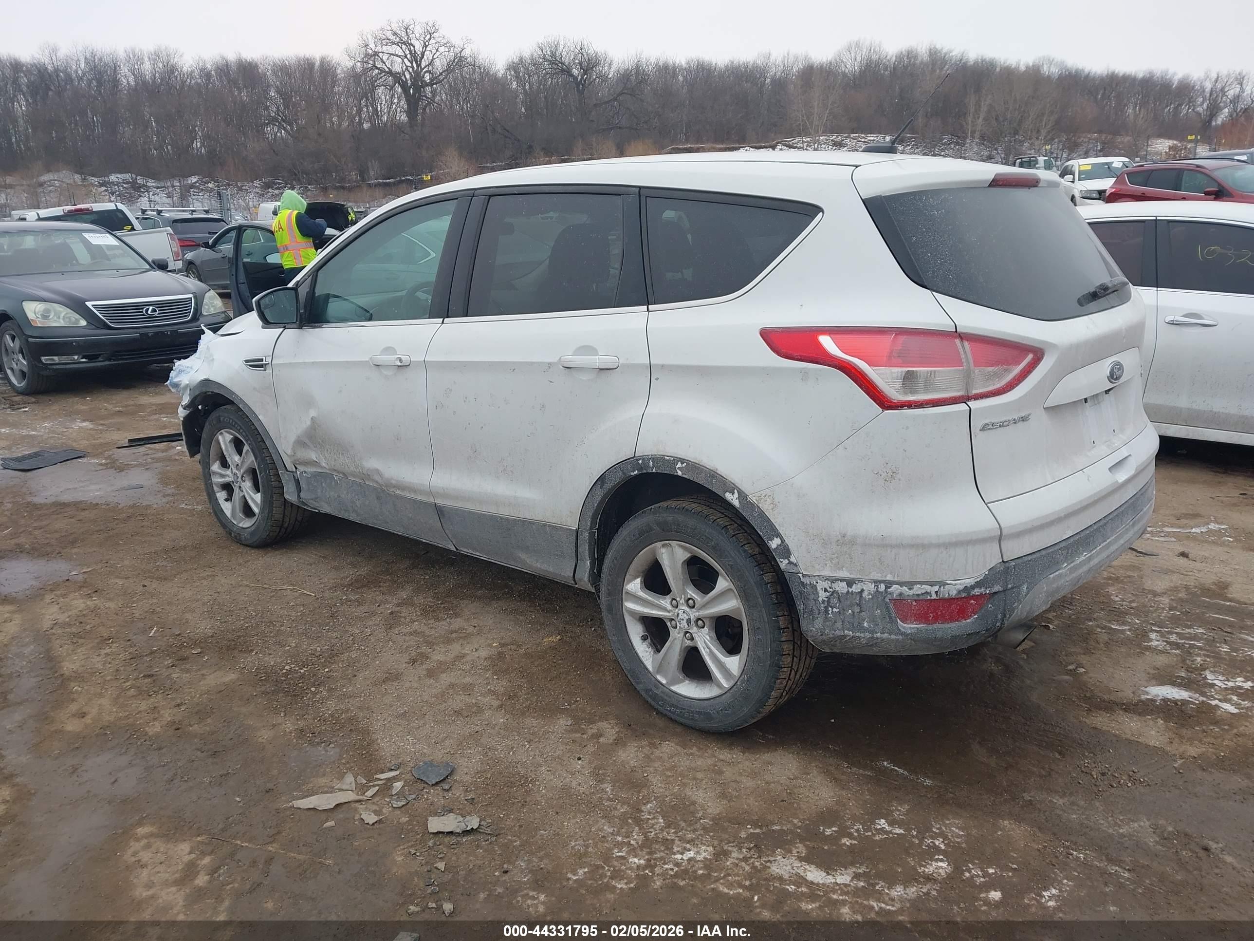 FORD ESCAPE image 3