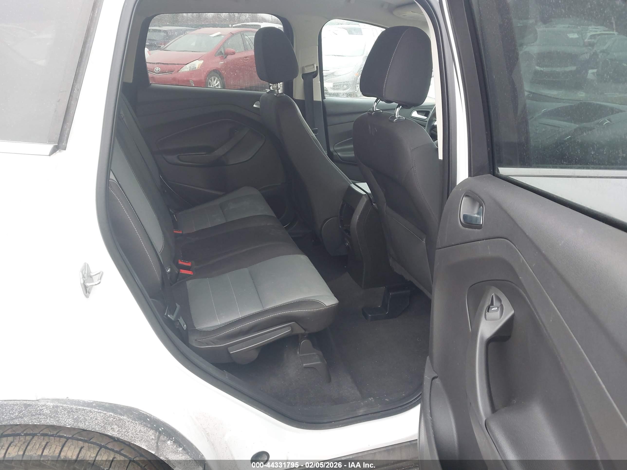 FORD ESCAPE image 8