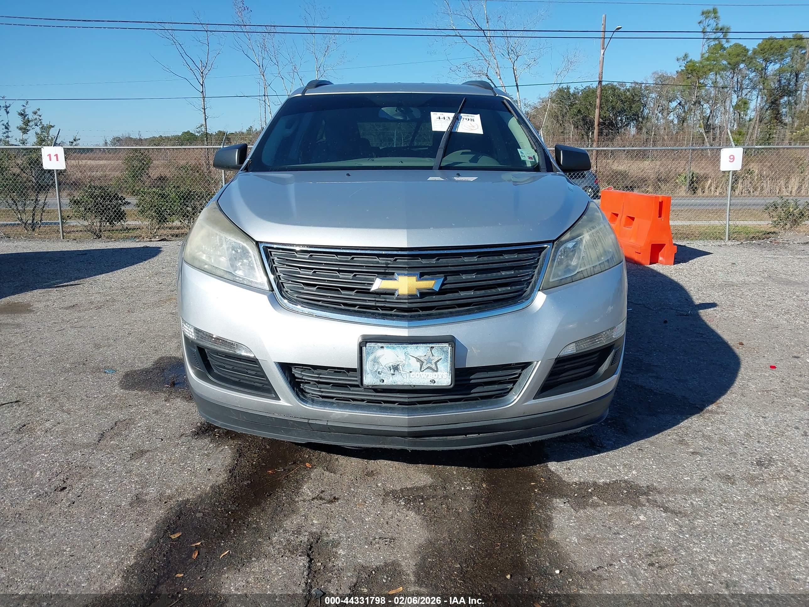 CHEVROLET TRAVERSE image 6