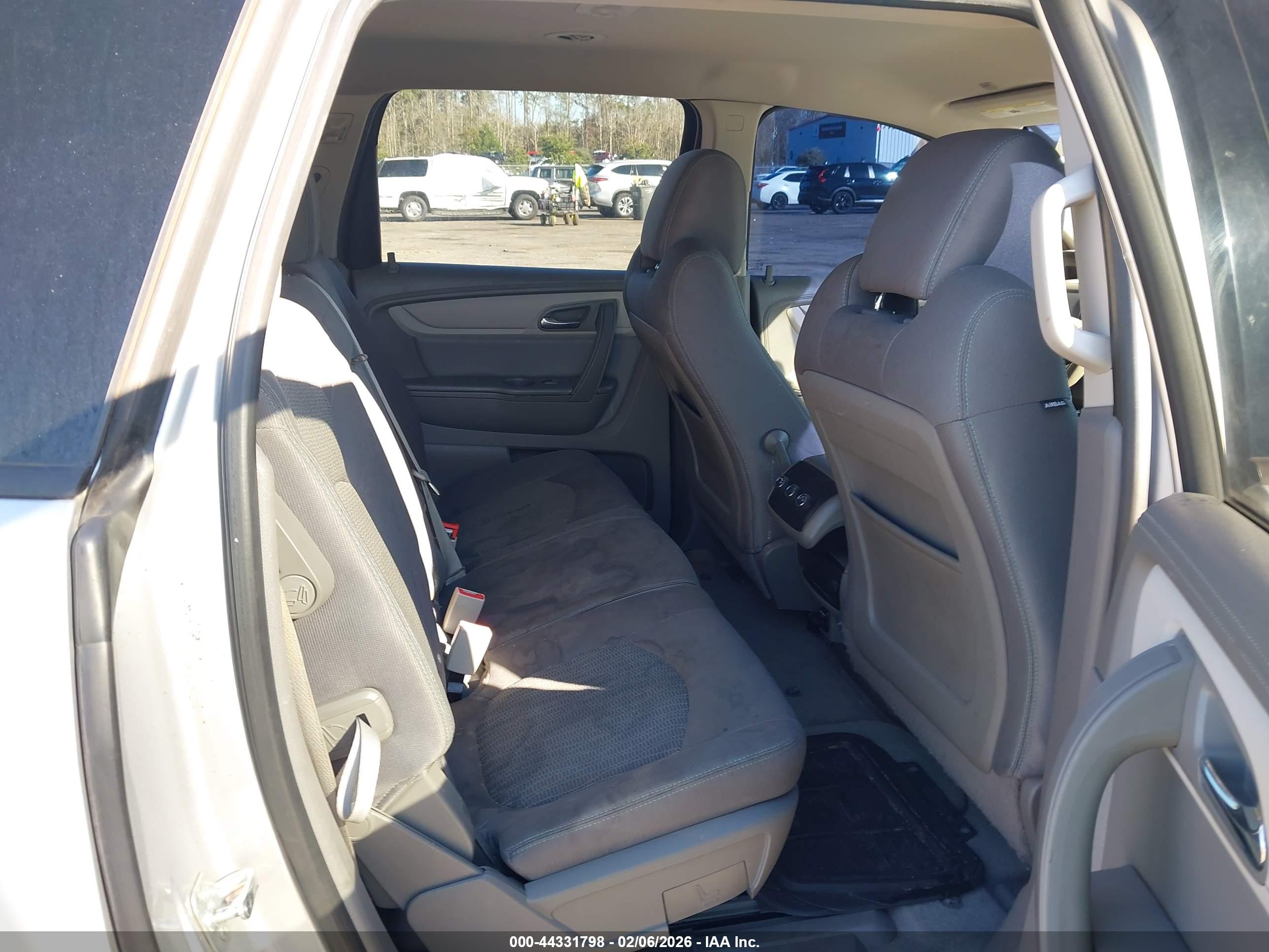 CHEVROLET TRAVERSE image 8