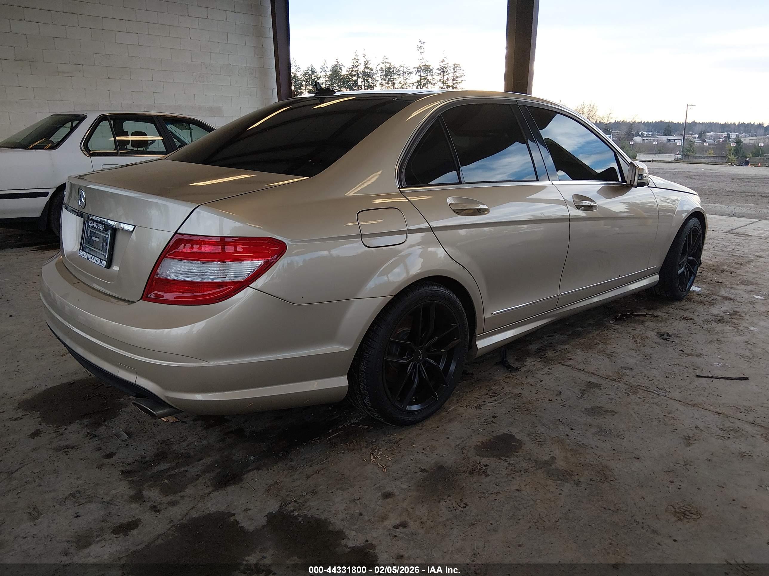 MERCEDES-BENZ C image 4