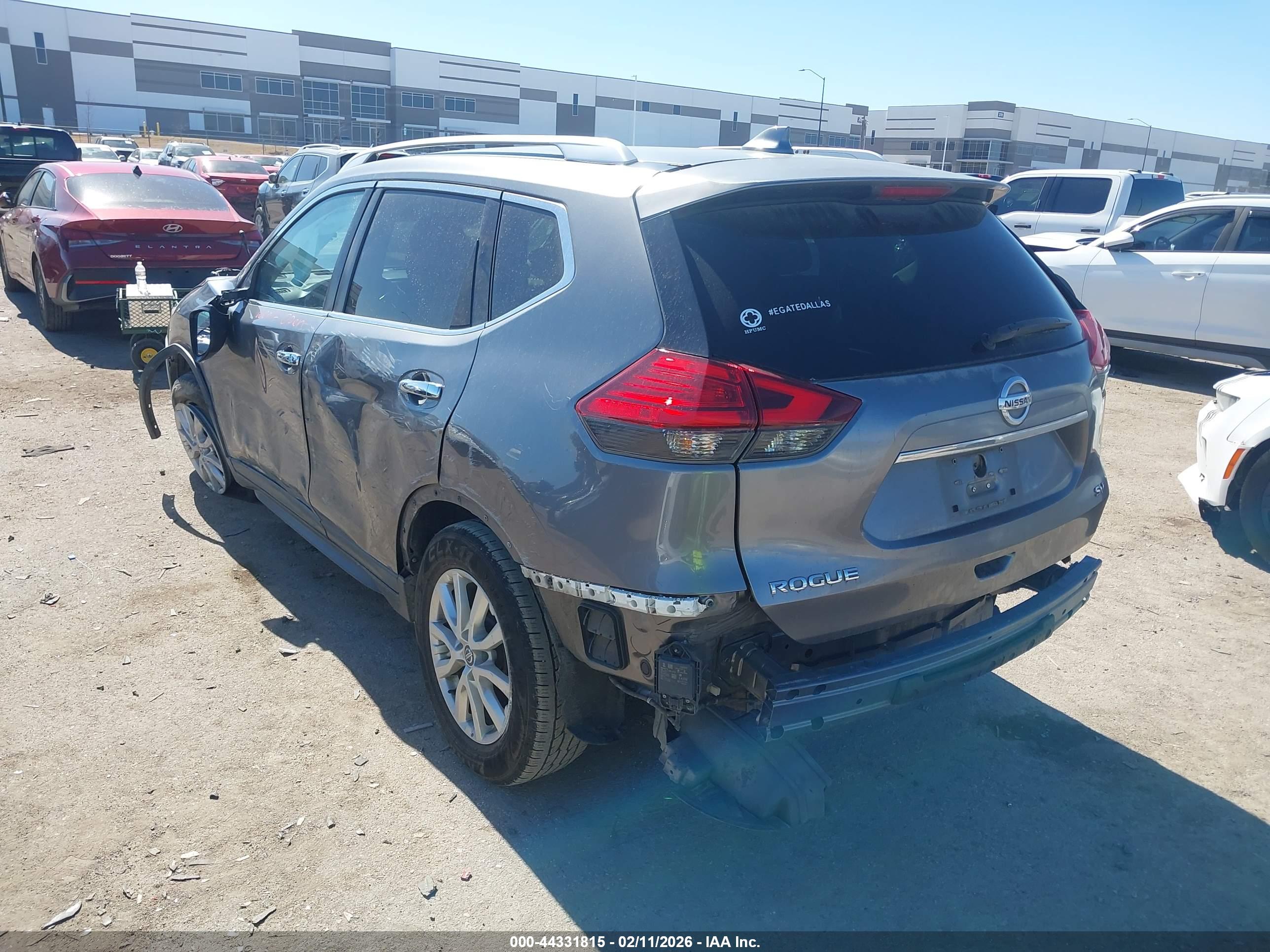 NISSAN ROGUE image 3
