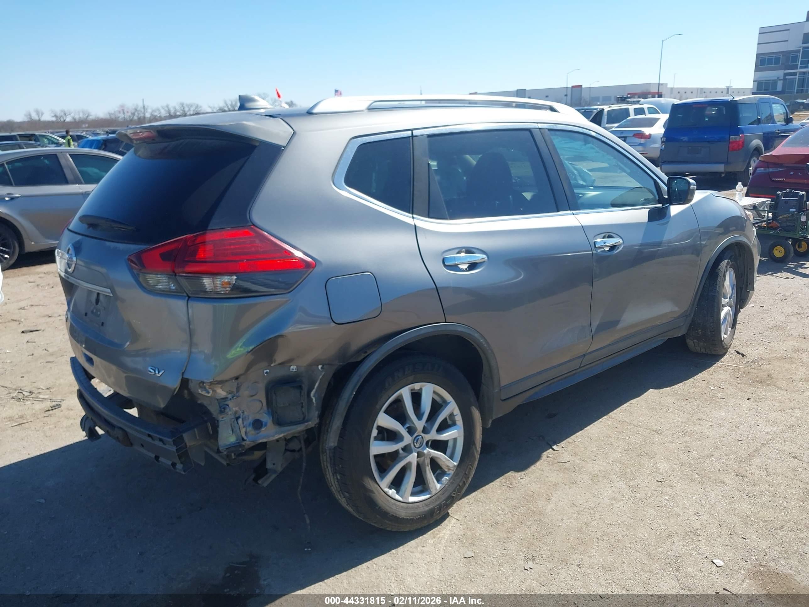 NISSAN ROGUE image 4