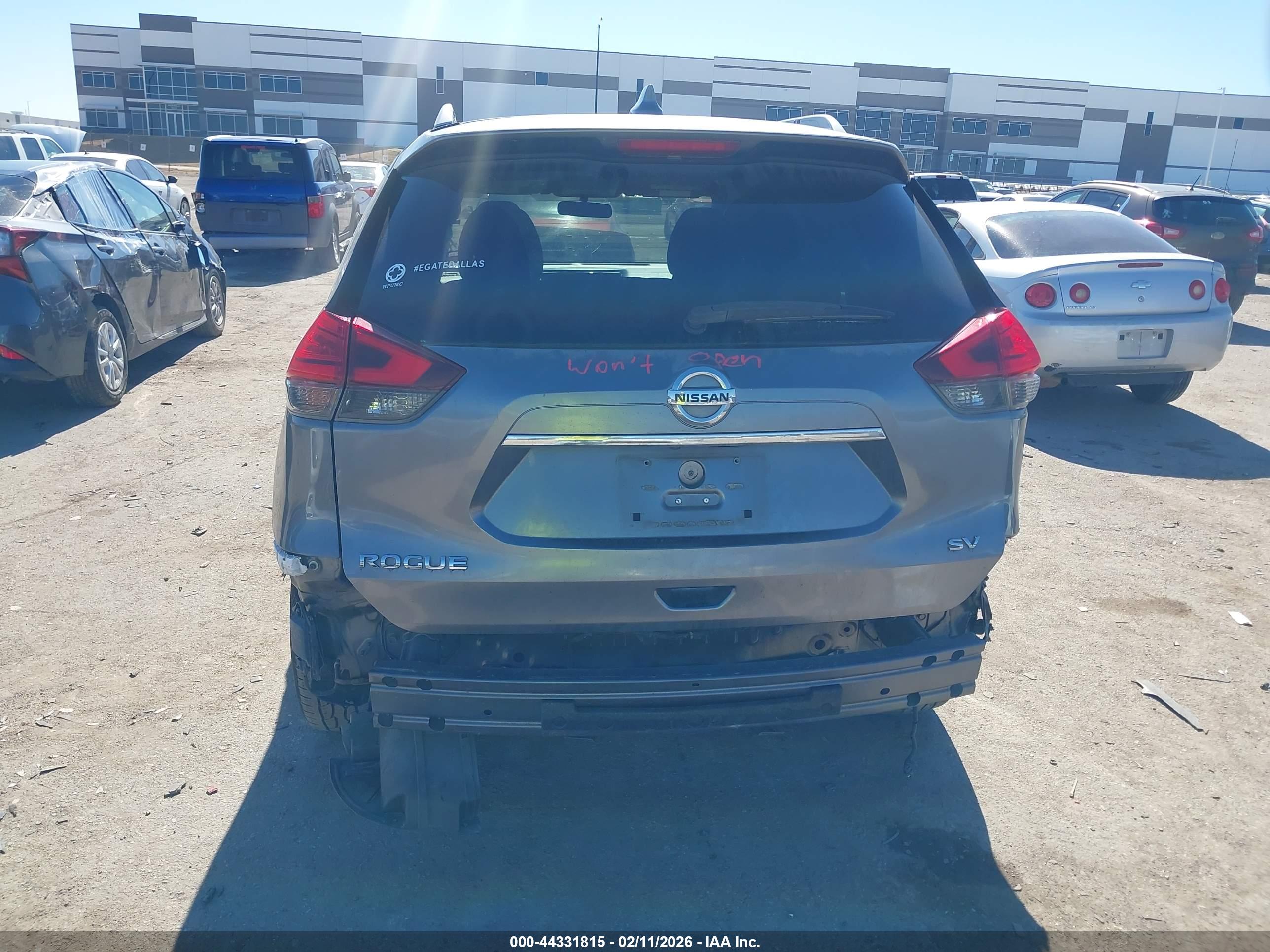 NISSAN ROGUE image 6